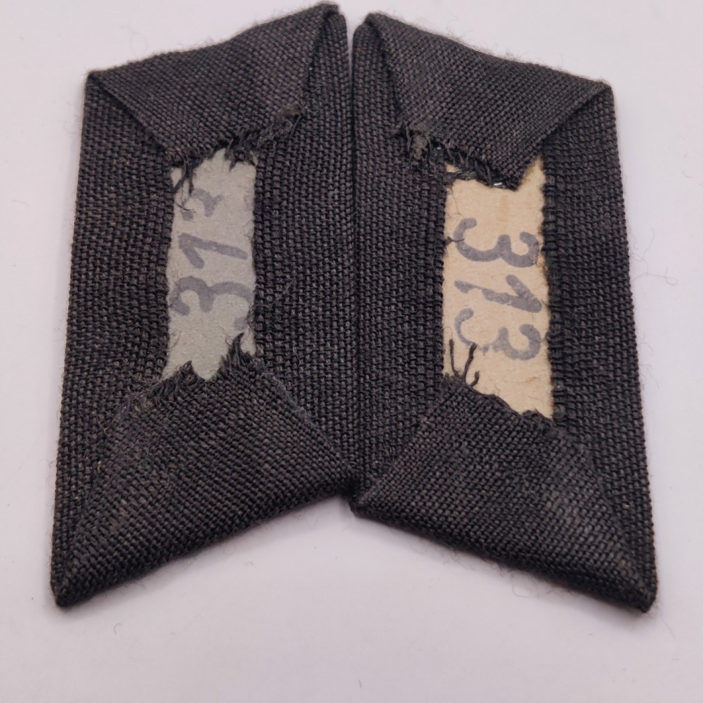 全场0元起拍 第20期 咸鱼国勋章拍卖专场 12月7日（周三）下午6：00开始 东德陆军士官领章