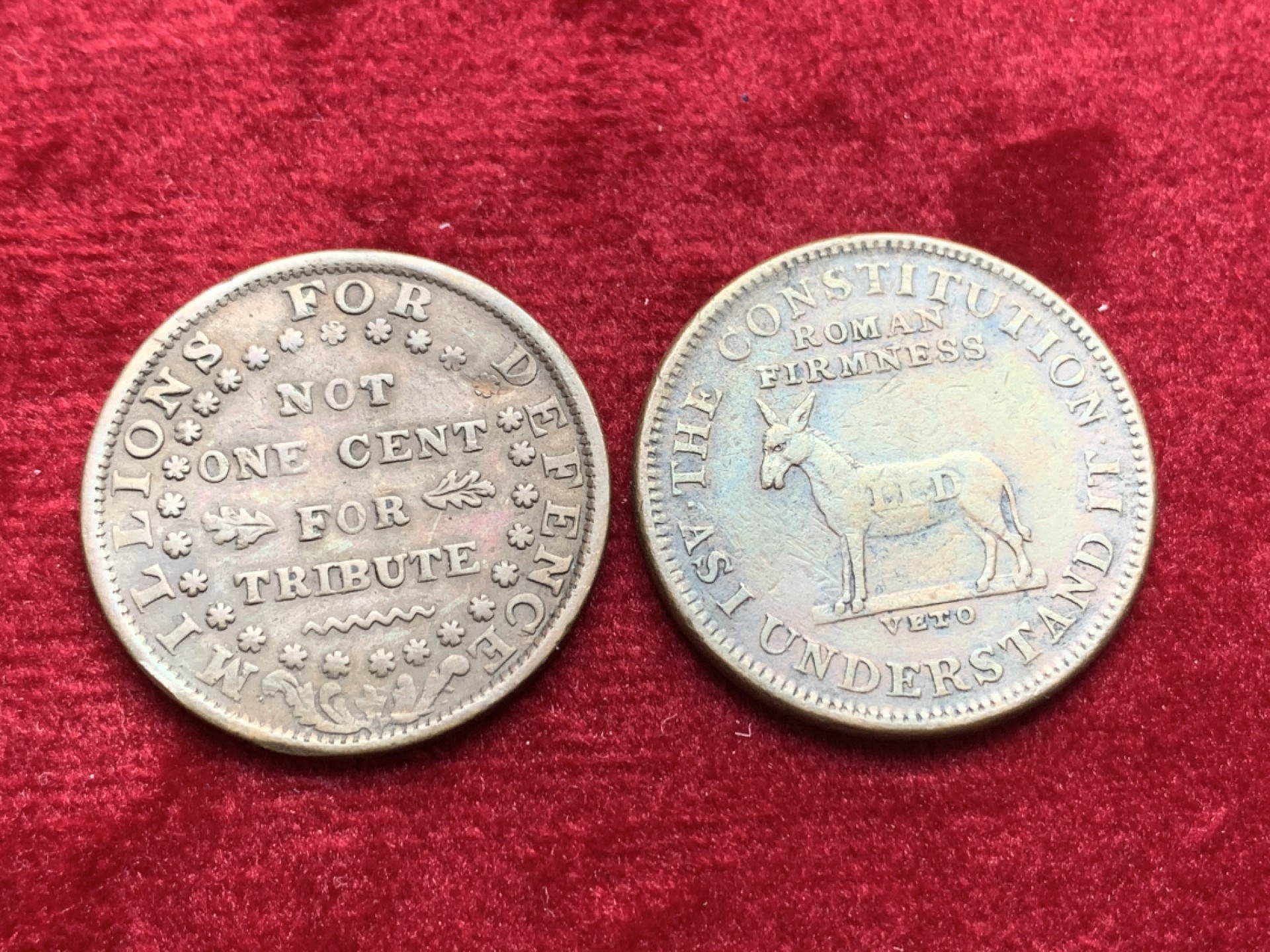 《竞宝斋》第121场-周日，周一 ，2场连拍（全场包邮） 美国代币一对 1837年 艰难时代 代用币 TOKEN +同时期 毛驴代币一枚 细节见图 轻微不平