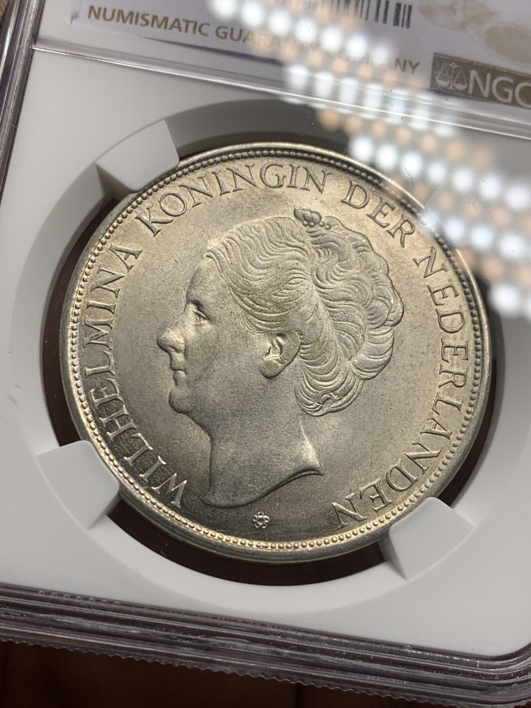 《竞宝斋》第121场-周日，周一 ，2场连拍（全场包邮） NGC-MS62 荷属东印度 1943年 威廉米娜女王2.5盾大银币 殖民地银币暴涨系列