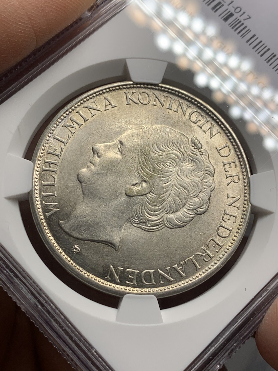 《竞宝斋》第121场-周日，周一 ，2场连拍（全场包邮） NGC-MS62 荷属东印度 1943年 威廉米娜女王2.5盾大银币 殖民地银币暴涨系列