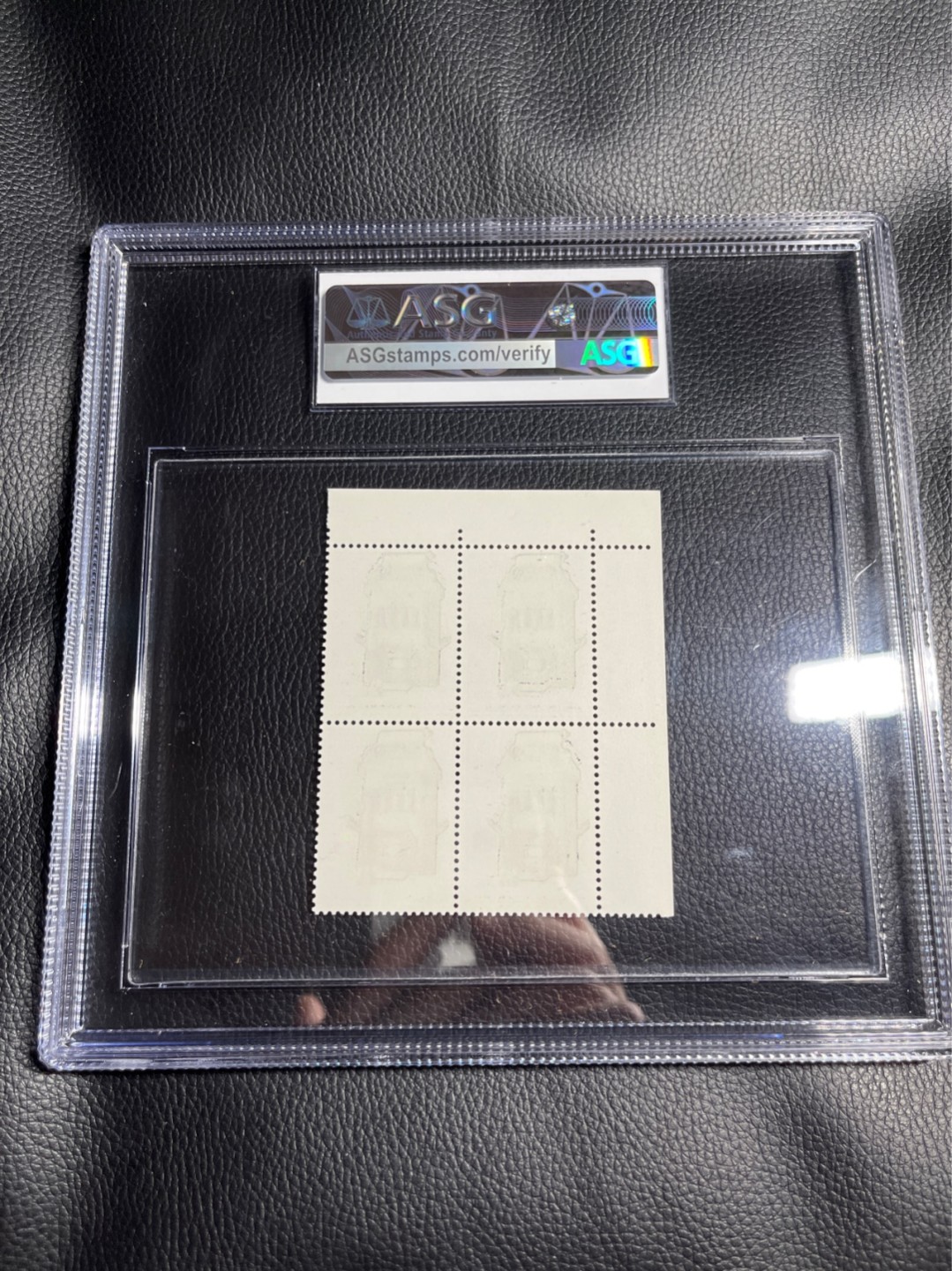 洪涛臻品批发群  精选邮票限时拍卖第一百零四期 特62机器8-6  直角边四方连  ASG90高分一组，新出分，一手货完好无划痕，小型张盒，四方连给90高分难度大，非常热门的品种，大盒内衬非常漂亮可以做摆件，喜欢不要错过