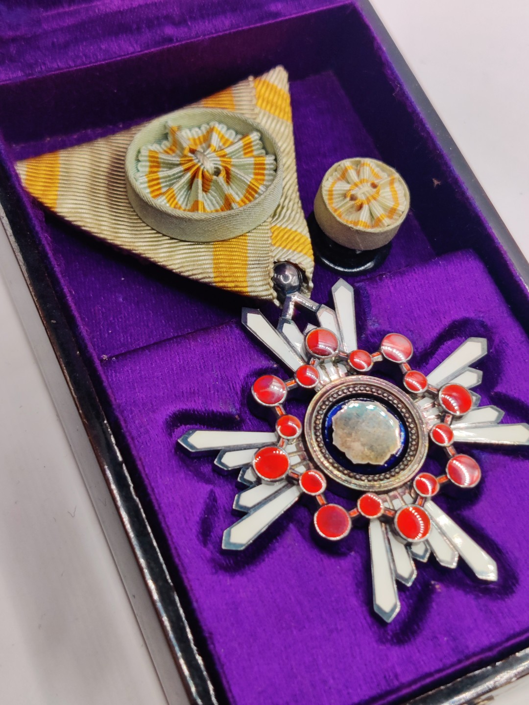 全场0元起拍 第20期 咸鱼国勋章拍卖专场 12月7日（周三）下午6：00开始