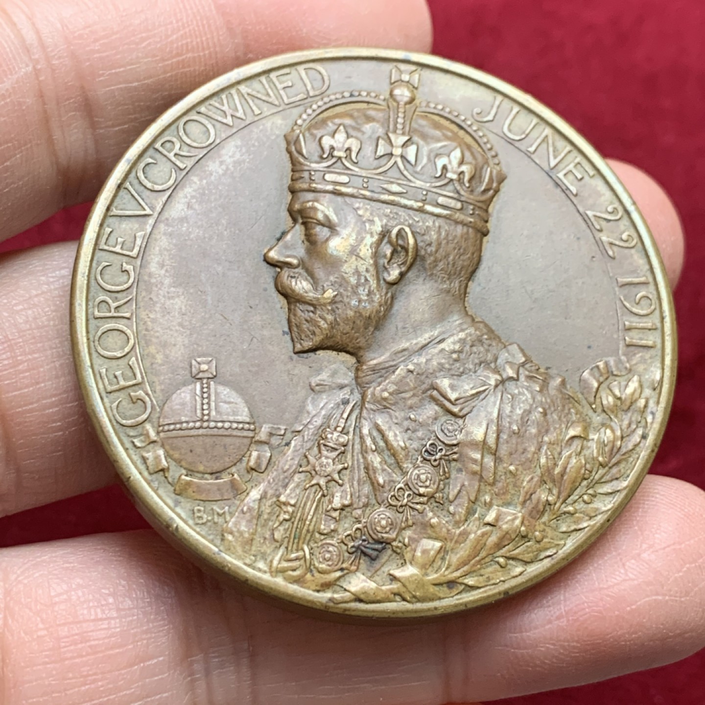 《竞宝斋》第121场-周日，周一 ，2场连拍（全场包邮） 1911年英国乔治五世登基纪念铜章，直径51mm，重量78g，同一系列中发行量最少的，高浮雕