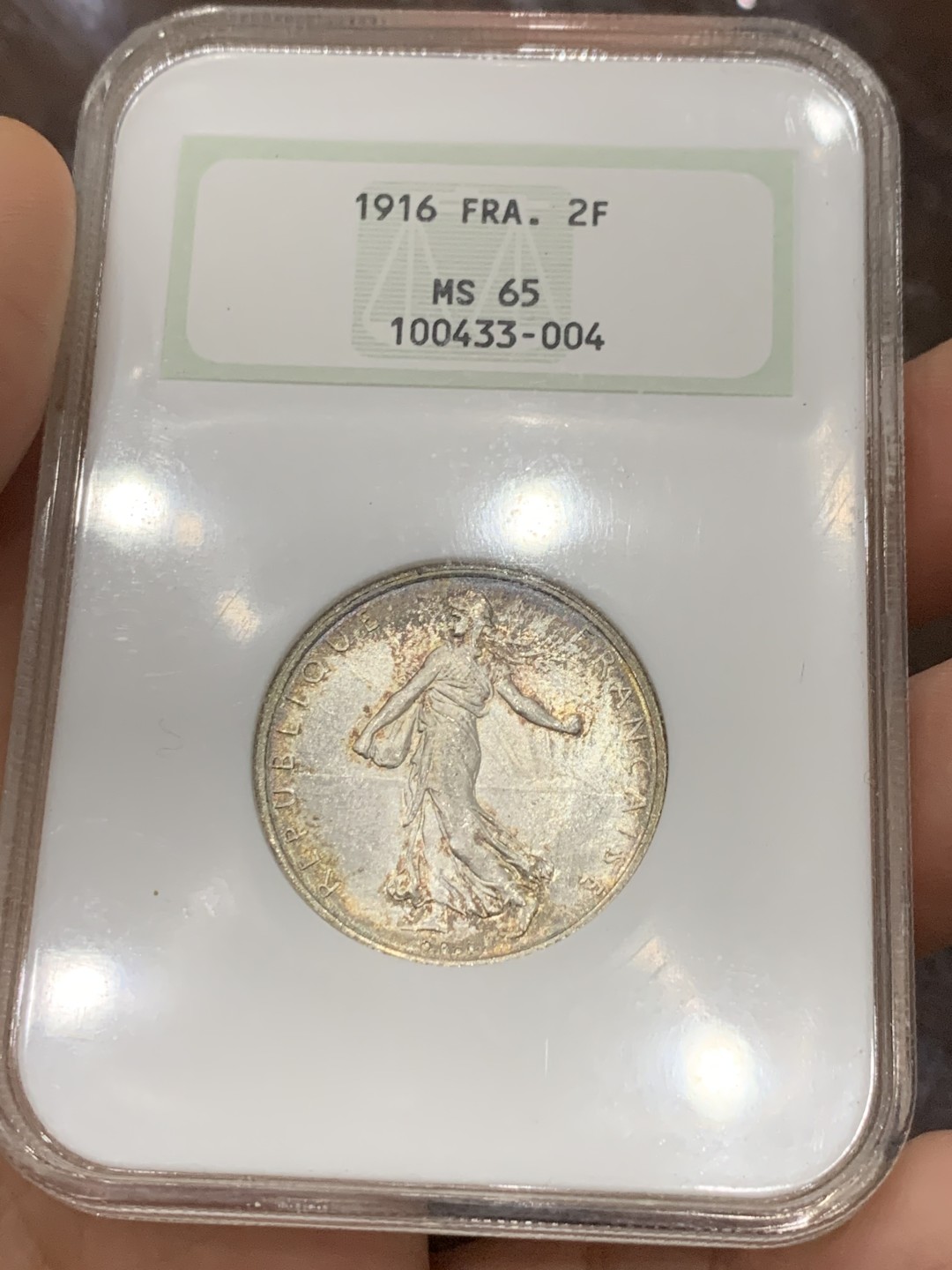 《竞宝斋》第121场-周日，周一 ，2场连拍（全场包邮） NGC MS65 法国 行走女神 1916年 2法郎银币 包浆好，早期盒装 状态好