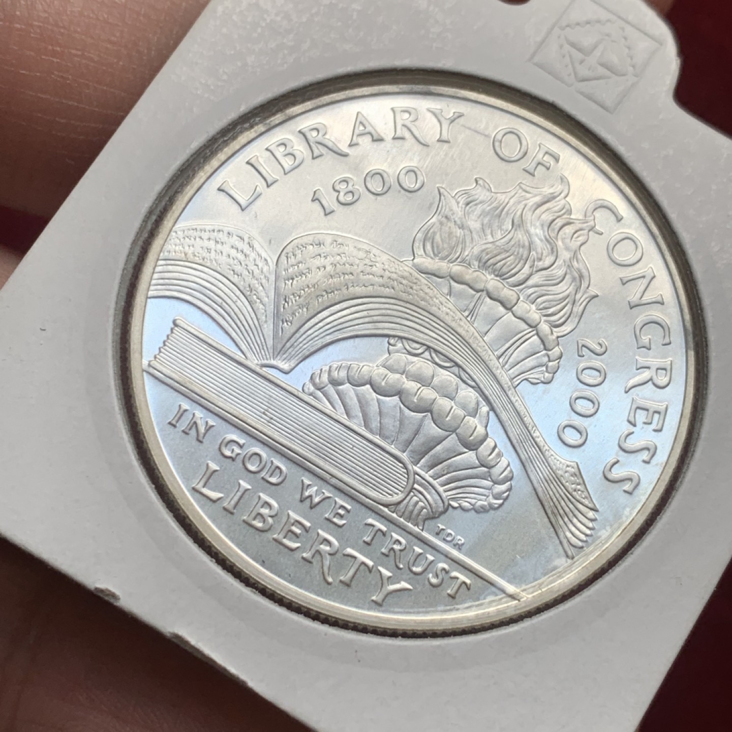 《竞宝斋》第121场-周日，周一 ，2场连拍（全场包邮） 美国 2000年 美国国会图书馆200周年纪念 1美元银币 大银币 38.1mm 26.73克