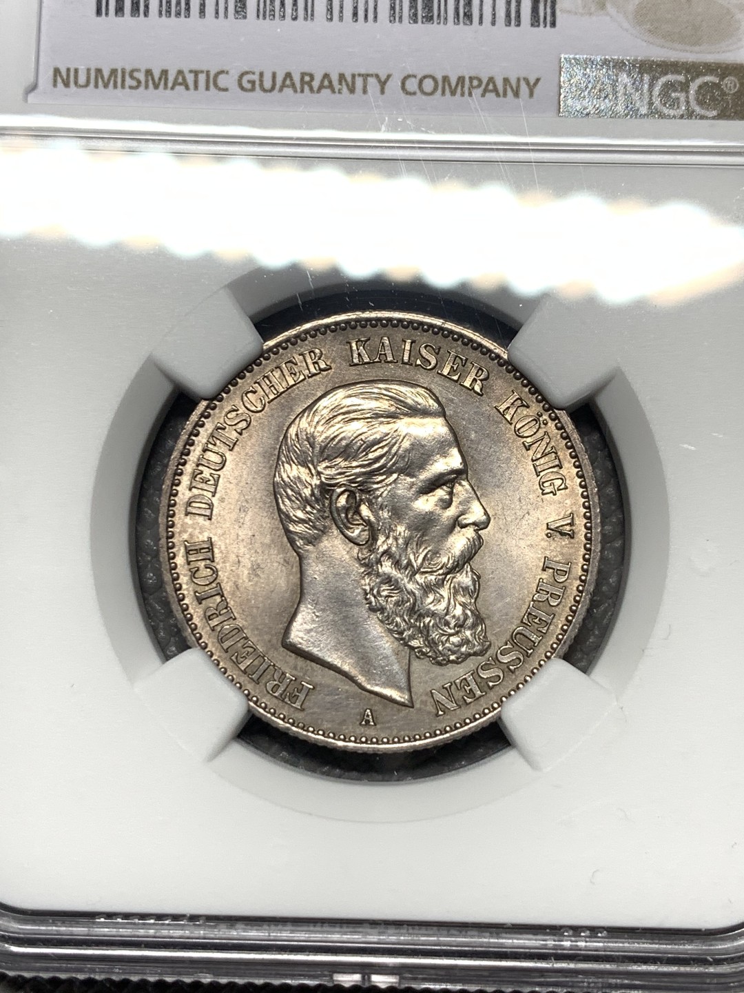 《竞宝斋》第121场-周日，周一 ，2场连拍（全场包邮） NGC-MS62 德国普鲁士 1888年 三皇之年2马克银币 经典纸袋包浆 非常漂亮