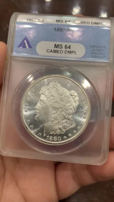 《竞宝斋》第121场-周日，周一 ，2场连拍（全场包邮） ANACS评级(三大评级机构) MS64 CDPL 美国 1880 摩根银币 看状态吧