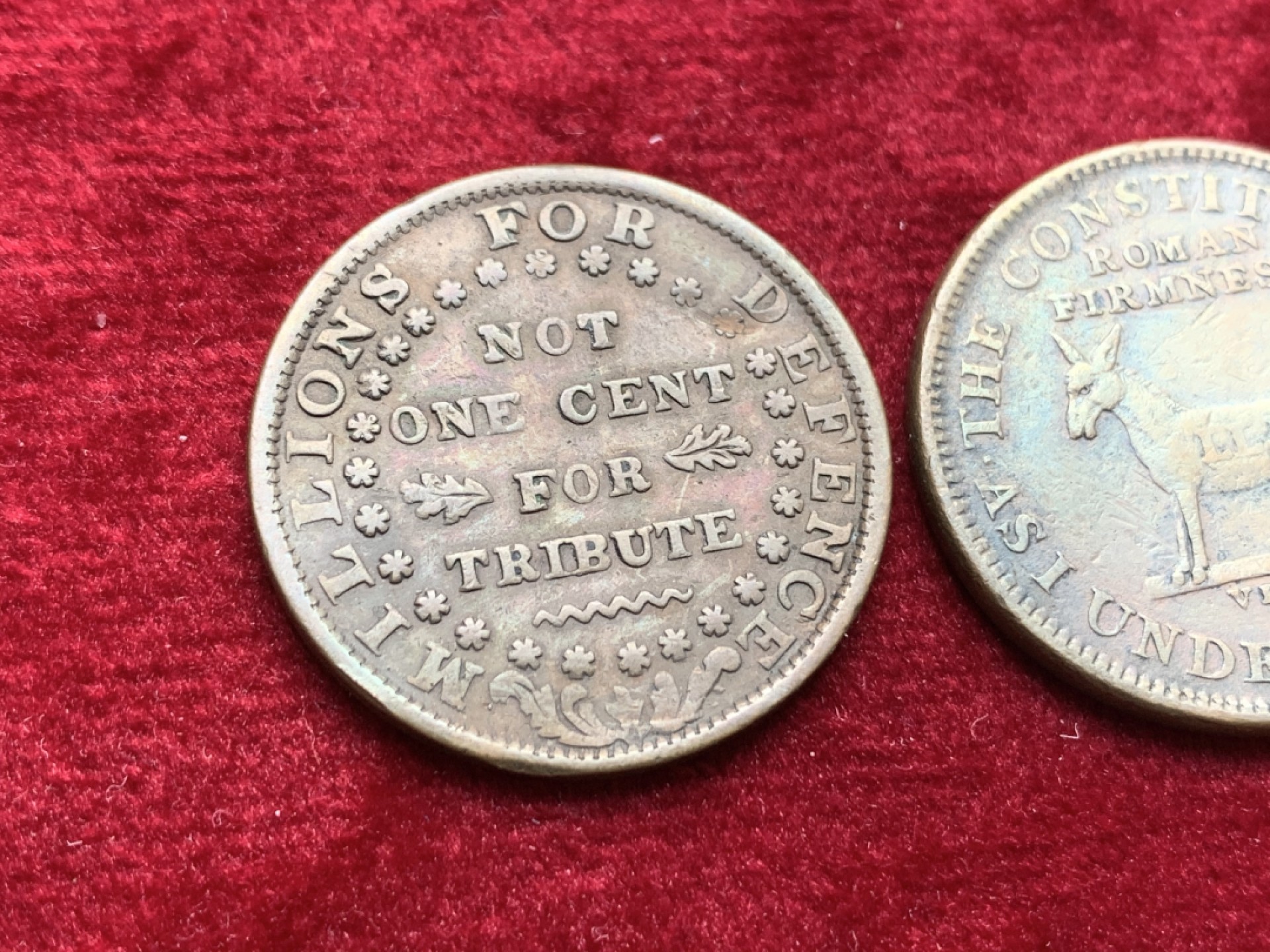 《竞宝斋》第121场-周日，周一 ，2场连拍（全场包邮） 美国代币一对 1837年 艰难时代 代用币 TOKEN +同时期 毛驴代币一枚 细节见图 轻微不平