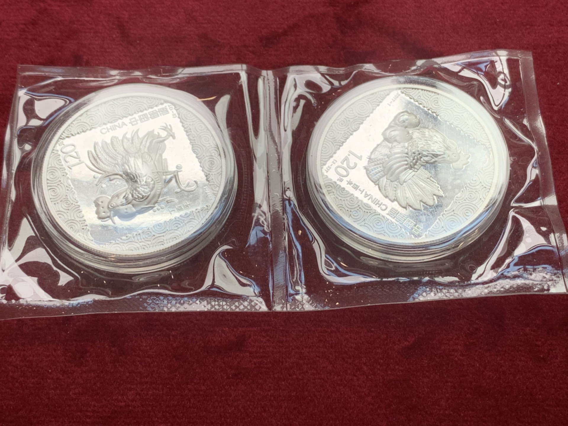 《竞宝斋》第121场-周日，周一 ，2场连拍（全场包邮） 2枚一起 中国集邮总公司 2017年 鸡年邮票 纪念银章 999银30克每枚 原袋未开封 总重60克白银