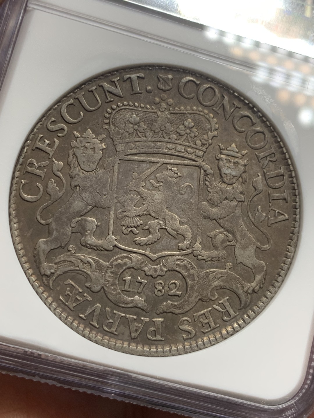 《竞宝斋》第121场-周日，周一 ，2场连拍（全场包邮） 季军分 NGC XF45 荷兰 乌特勒支省 1782年 杜卡特 大马剑 银币 32克多的重量 原味的双面深包浆 骑士头盔都非常清晰 性价比很高