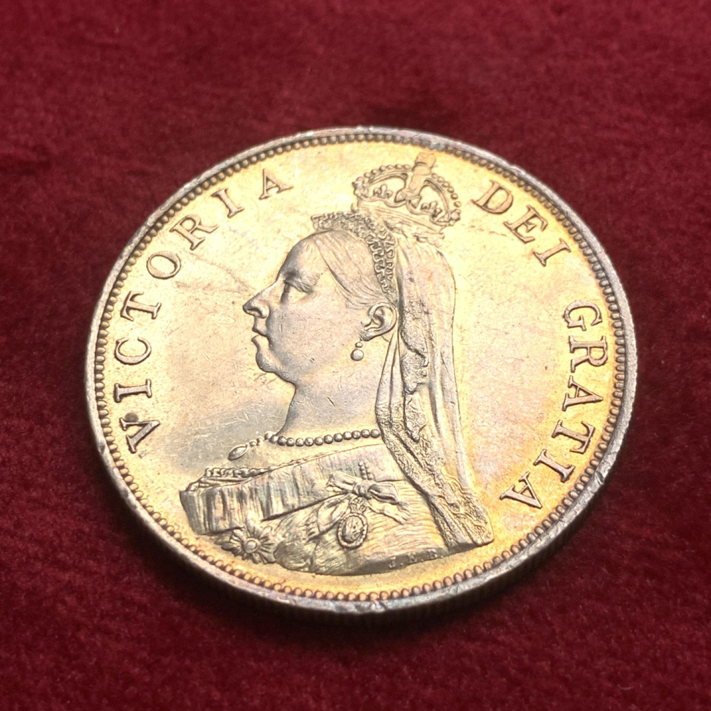 《竞宝斋》第121场-周日，周一 ，2场连拍（全场包邮） 英国1887年维多利亚高冠4先令双弗洛林大银币 PL底板