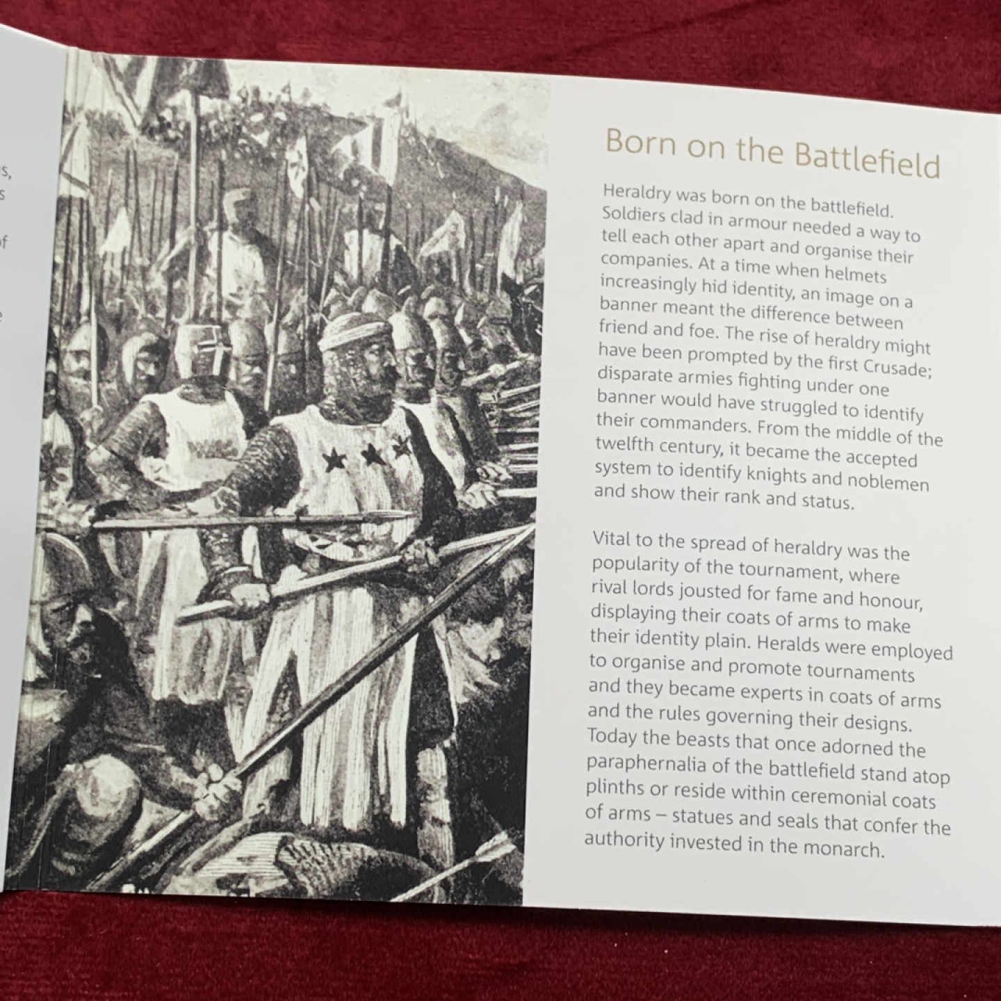 《竞宝斋》第121场-周日，周一 ，2场连拍（全场包邮） 卡册 英国2019年 英国5镑克朗型纪念币BU，威斯敏斯特十野兽之一（金雀花王朝的猎鹰）铜镍合金，重28.28g