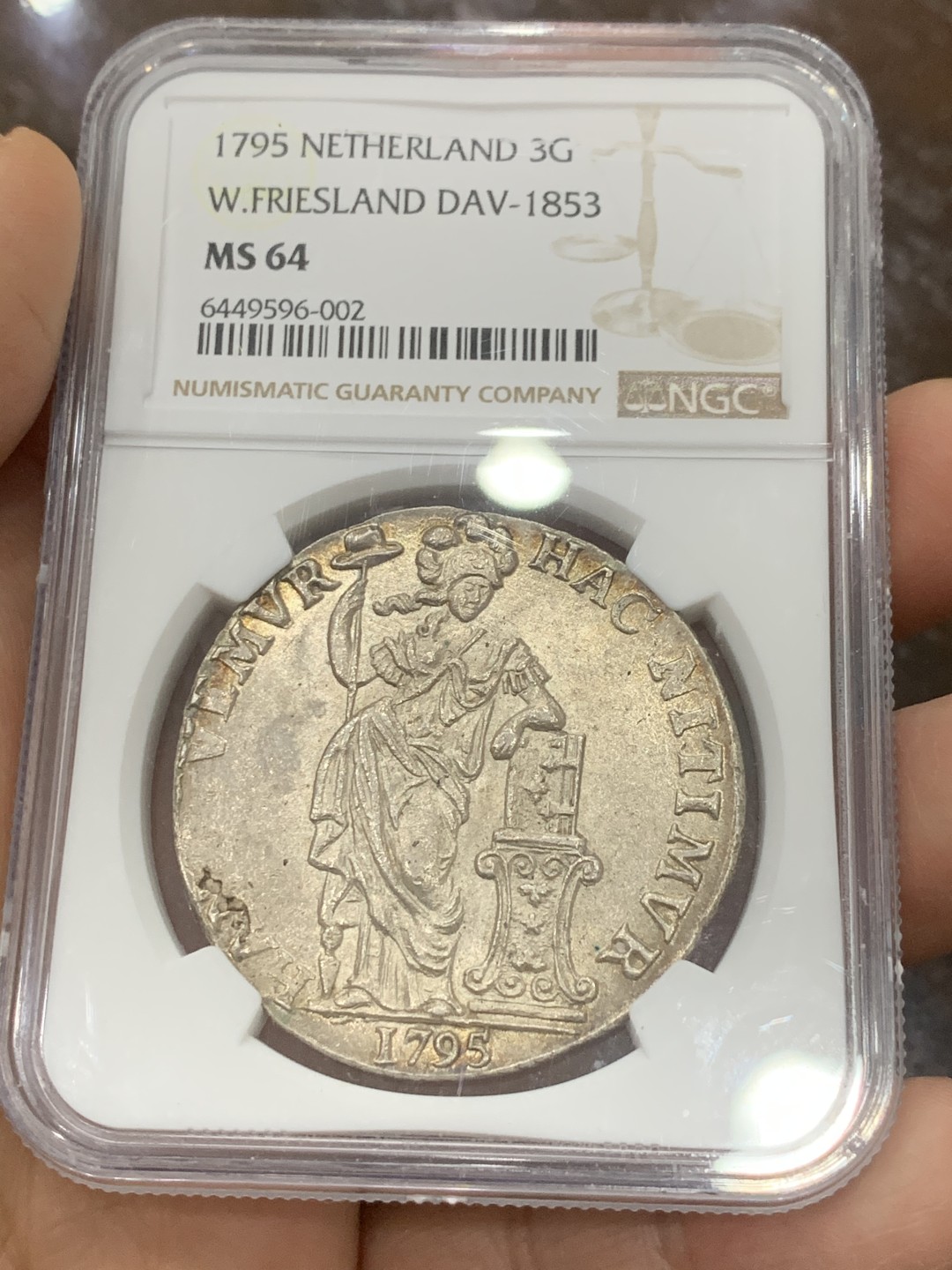 《竞宝斋》第121场-周日，周一 ，2场连拍（全场包邮） NGC MS64 荷兰 1795年  西弗里斯兰省 3盾 女站人 大银币  人物脸部清晰 正反底板凝霜好 光度十足 非常值得收藏