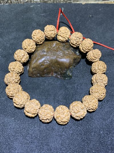 精美毕业级梅花双龙纹金刚菩提手串一条， - 精美毕业级梅花双龙纹金刚菩提手串一条，
