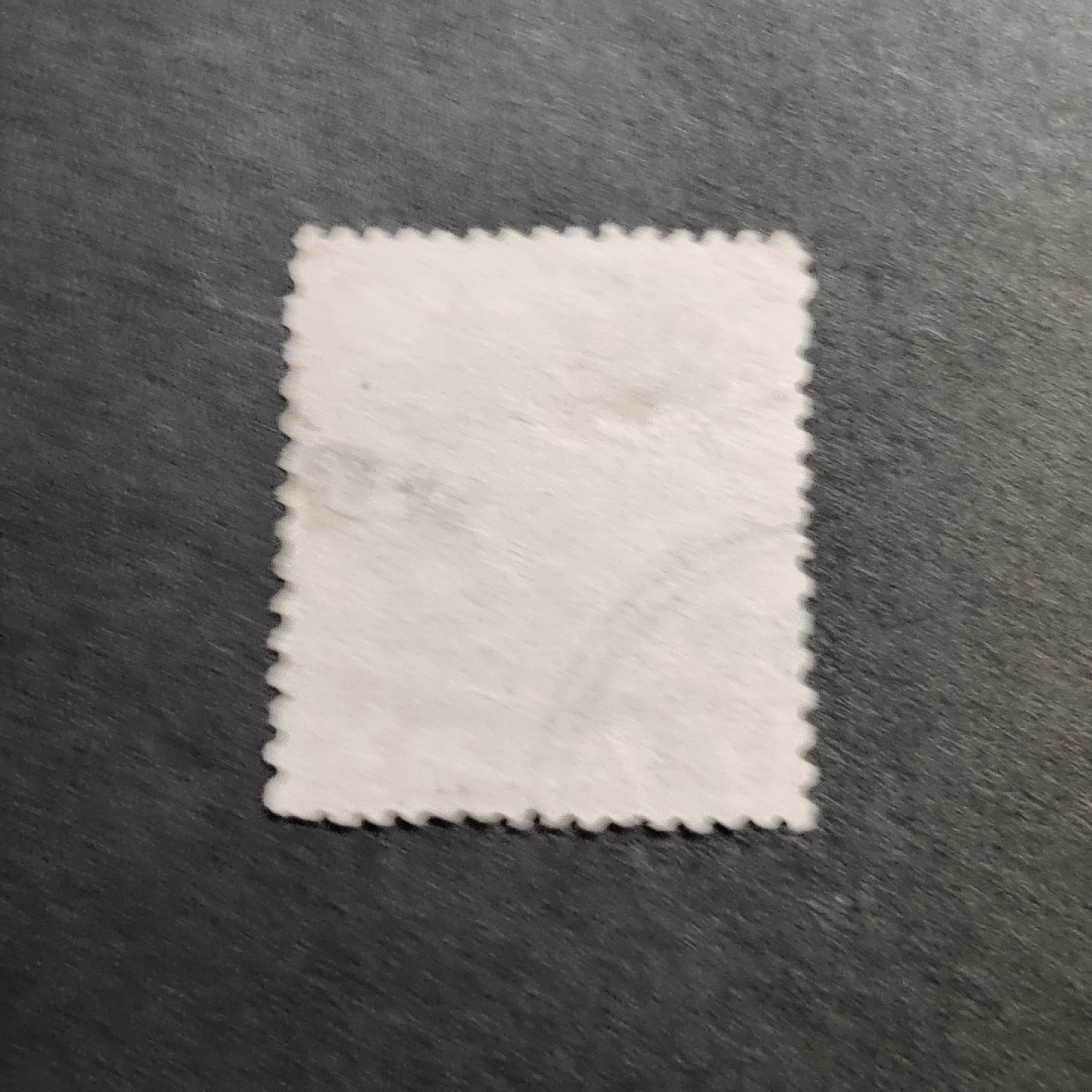 洪涛臻品批发群  精选邮票限时拍卖第一百二十一期 大清龙票, 4分(邮商收购价见图2—非批发出售价，更非零售价！)。百年老邮票, 难免有瑕疵, 入手文物级邮票的机会！