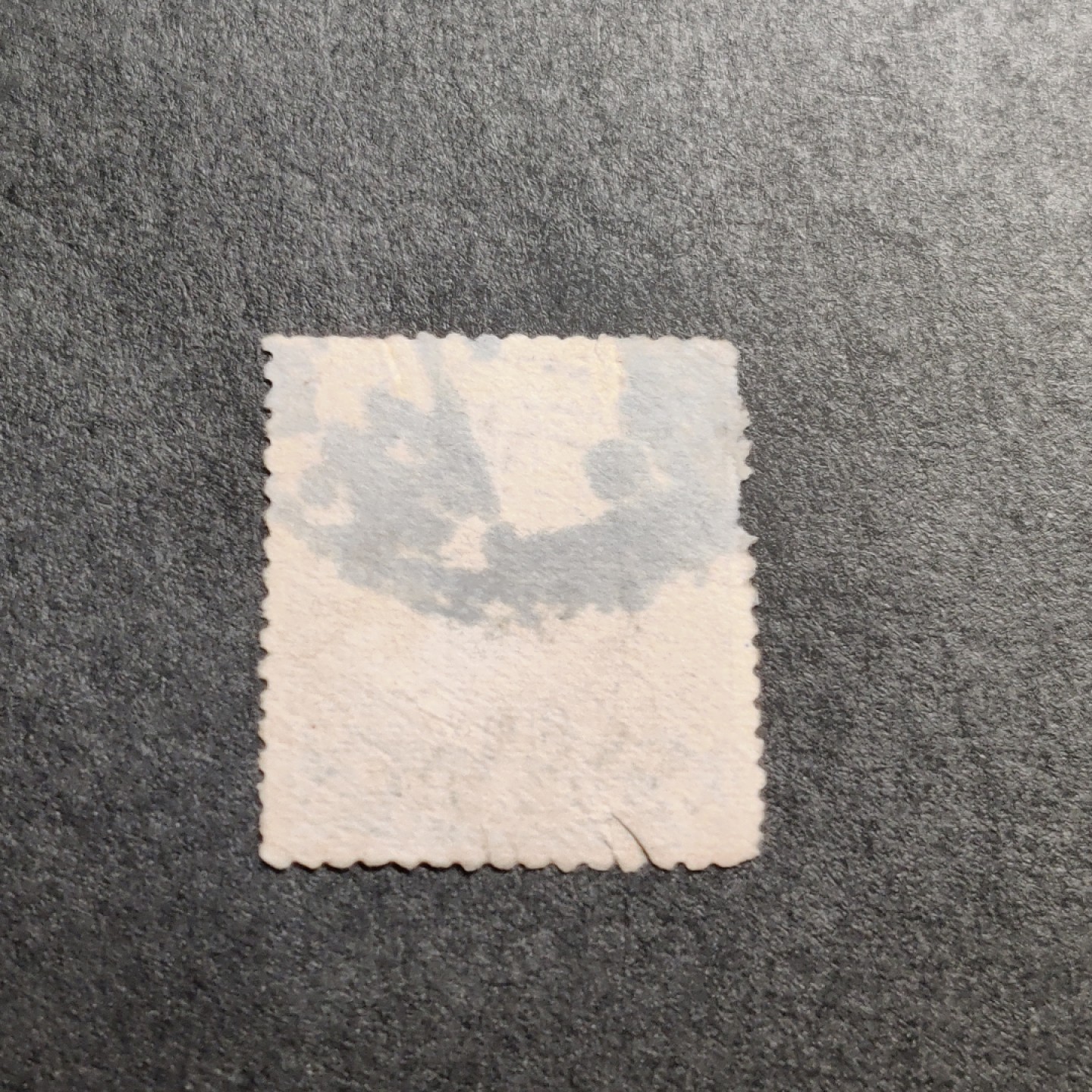 洪涛臻品批发群  精选邮票限时拍卖第一百零五期 大清龙票,半分(邮商收购价见图2—非批发出售价，更非零售价！)。百年老邮票, 难免有瑕疵, 入手文物级邮票的机会！