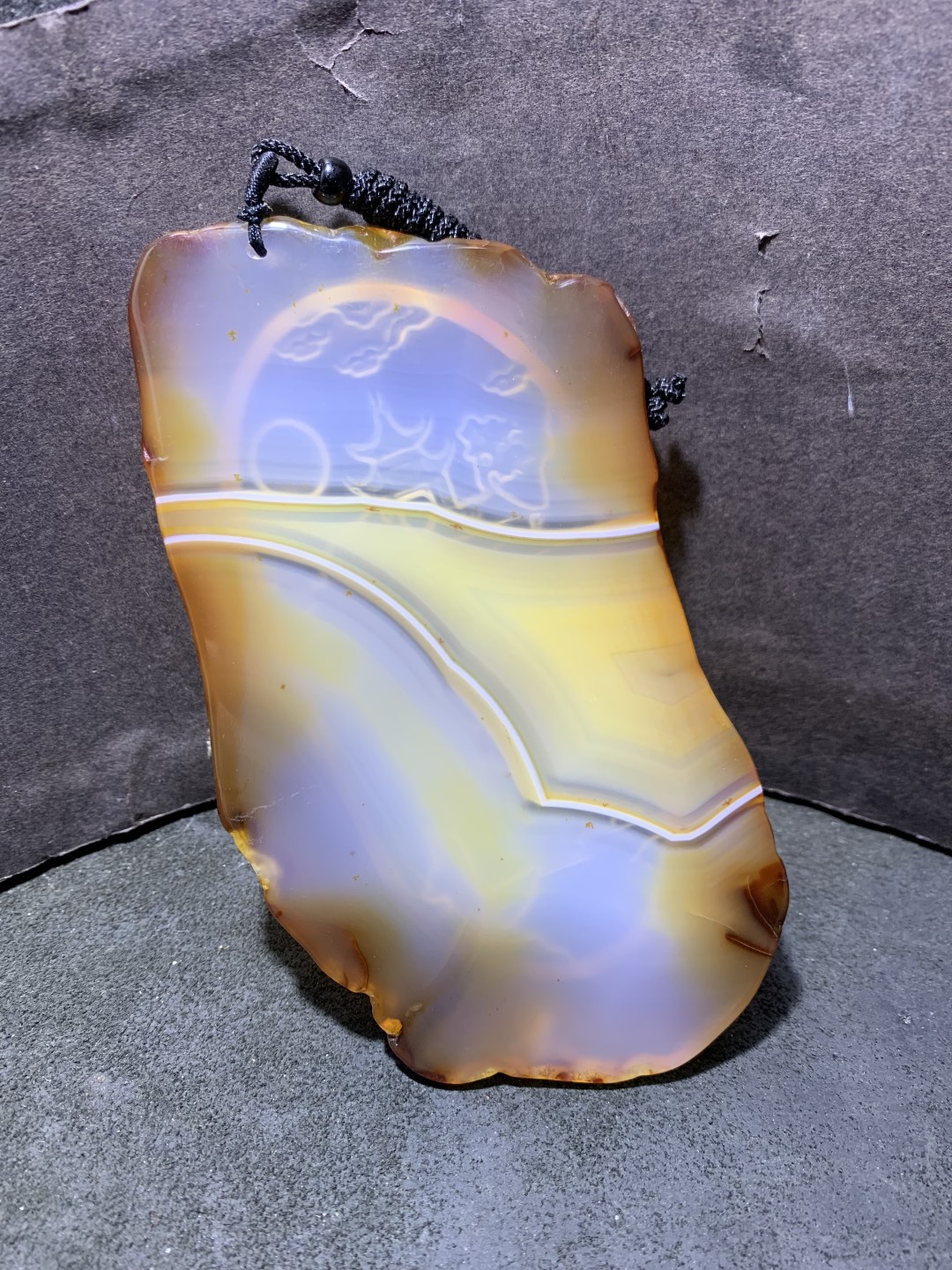 重器天然马达加斯加原皮玛瑙雕刻山水江南大尺寸牌子一块，