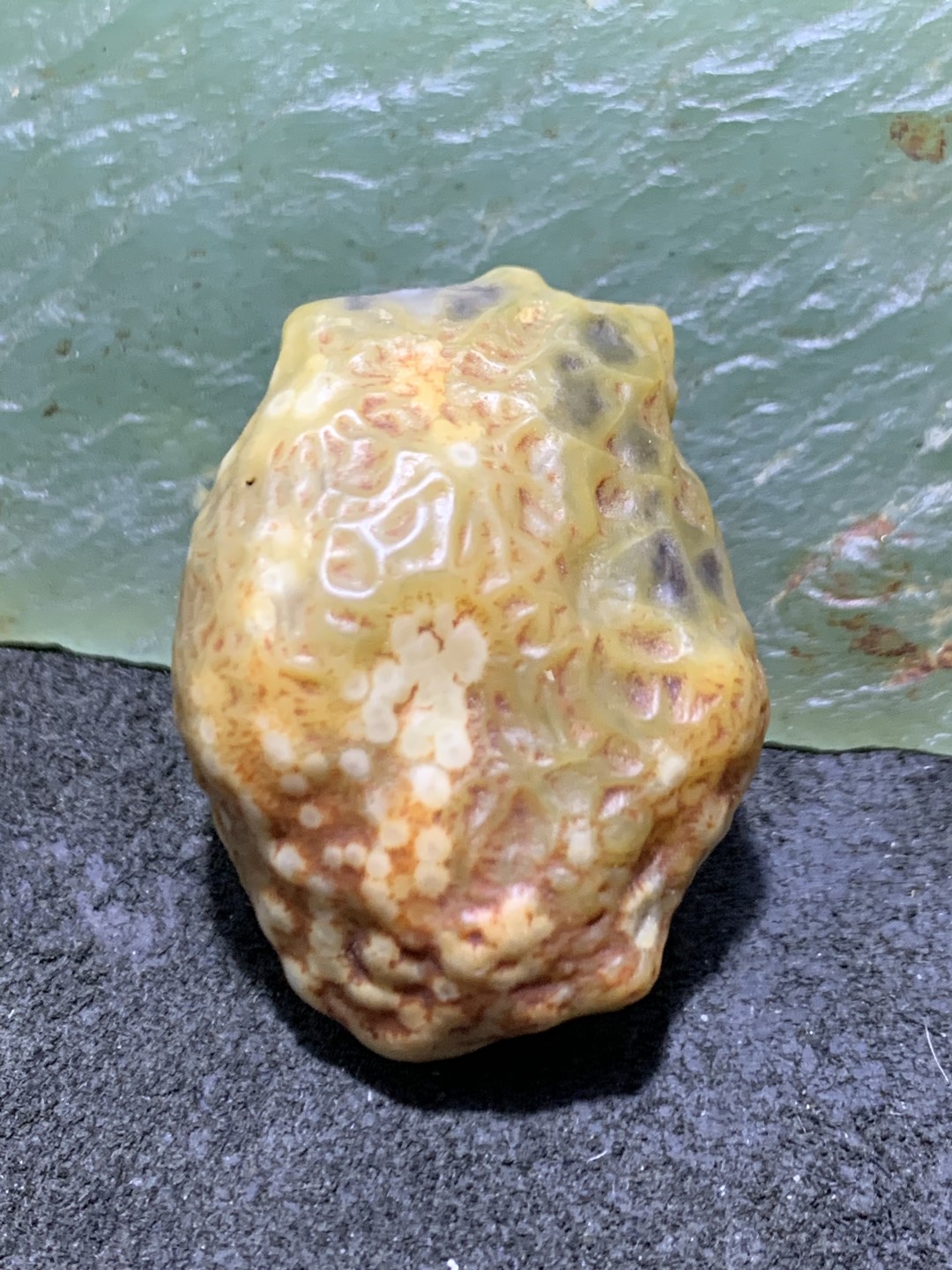 精美戈壁高玉化漂花鱼籽纹青花筋脉石原石一颗，