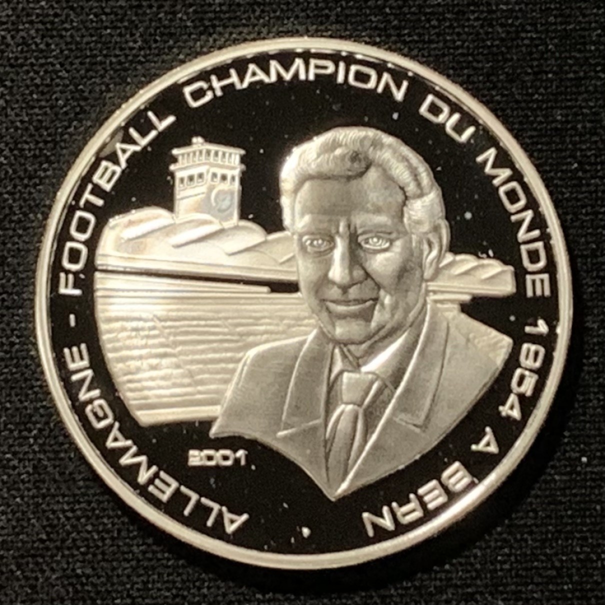 紫瑗钱币——第267期拍卖 多哥 2001年 1954年瑞士世界杯 1000法郎 14.97克 0.999银 精制