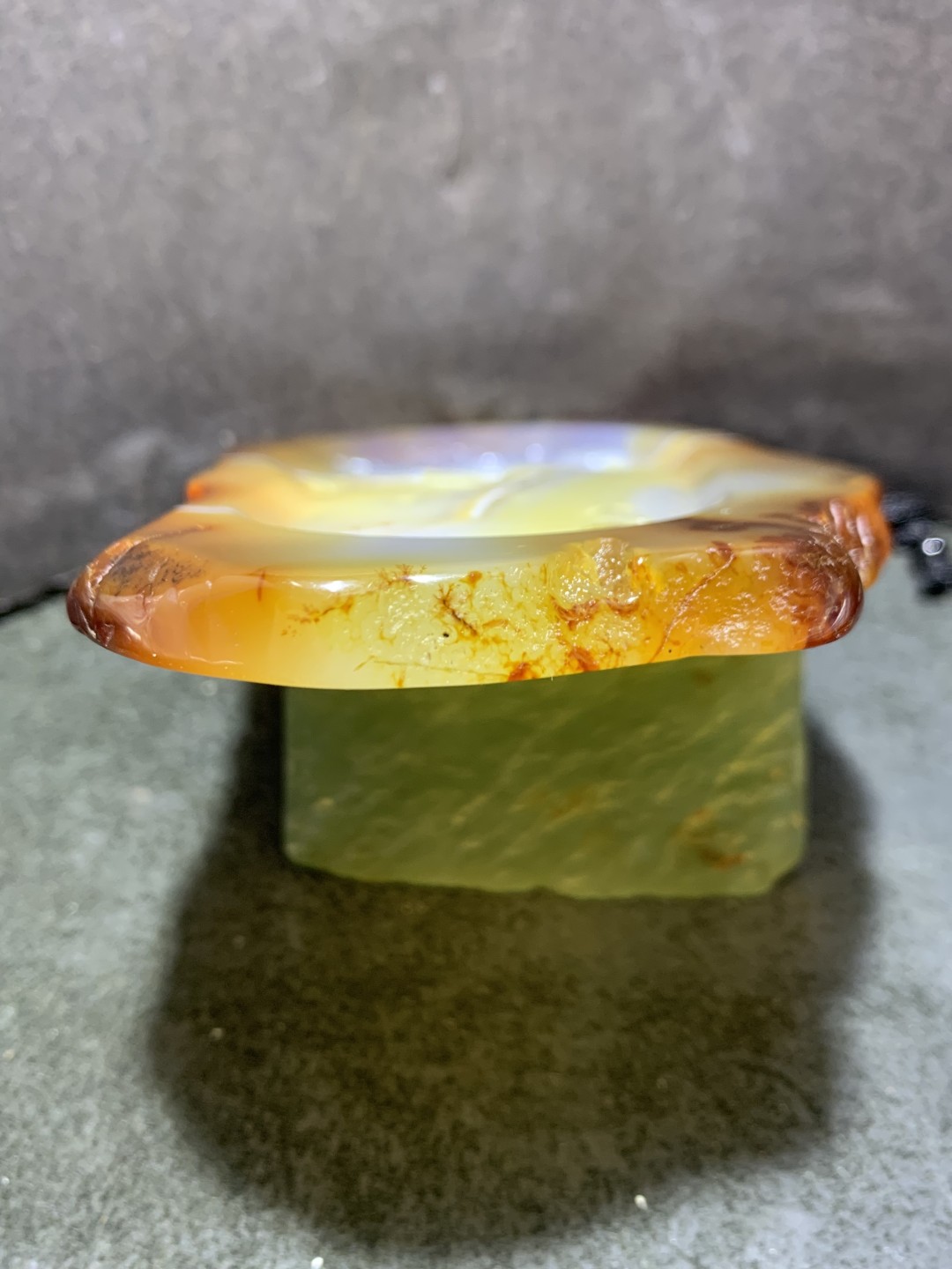 重器天然马达加斯加原皮玛瑙雕刻山水江南大尺寸牌子一块，