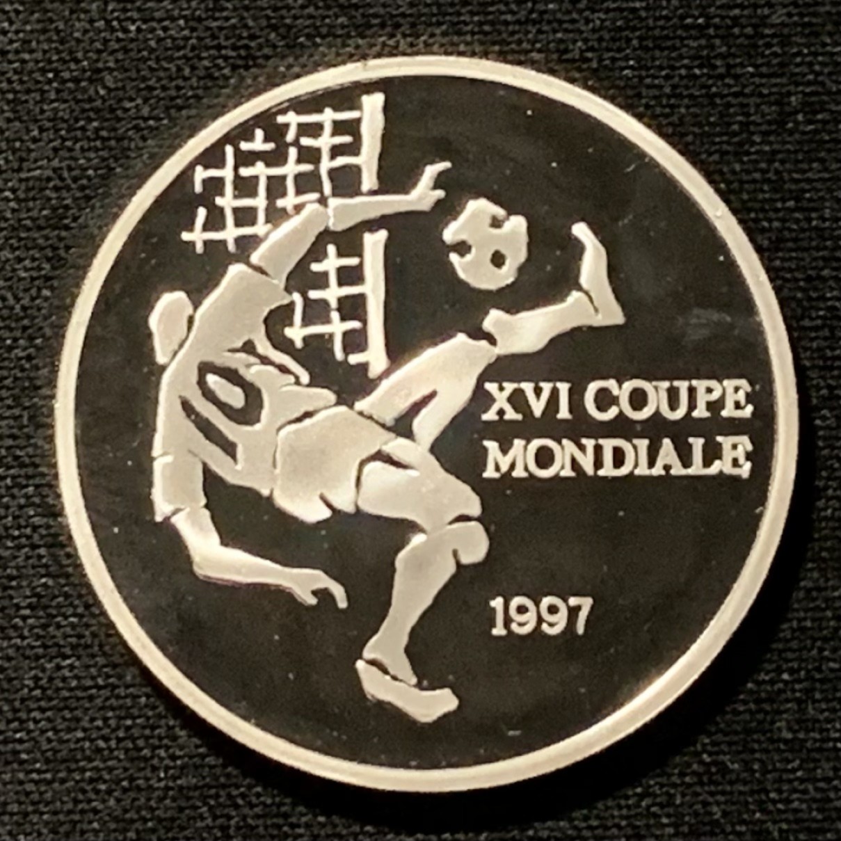 紫瑗钱币——第324期拍卖 刚果 1997年 法国世界杯 1000法郎 15克 0.999银 精制