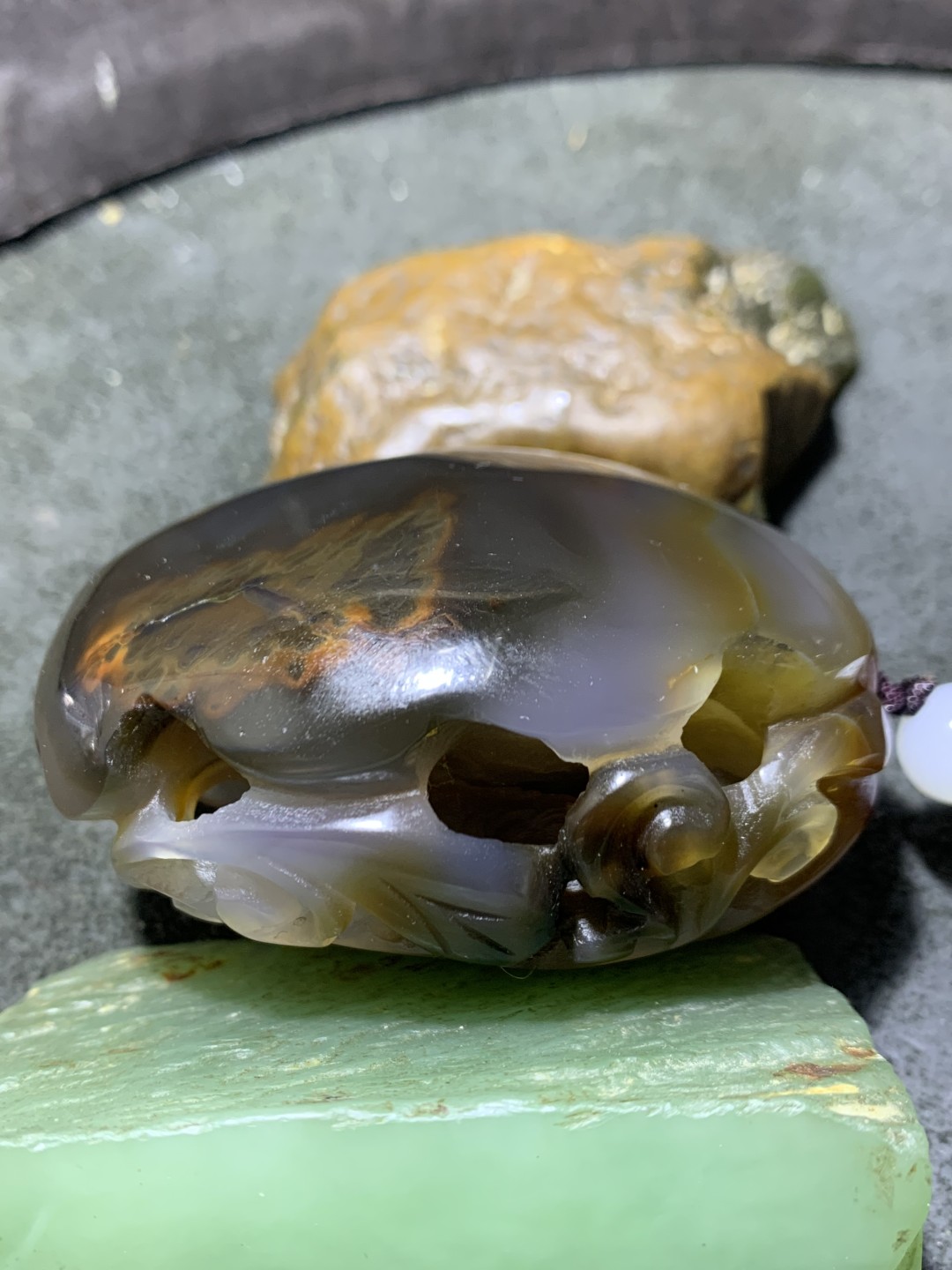 精美原皮高玉化巴西玛瑙镂空雕刻貔貅把件一个！