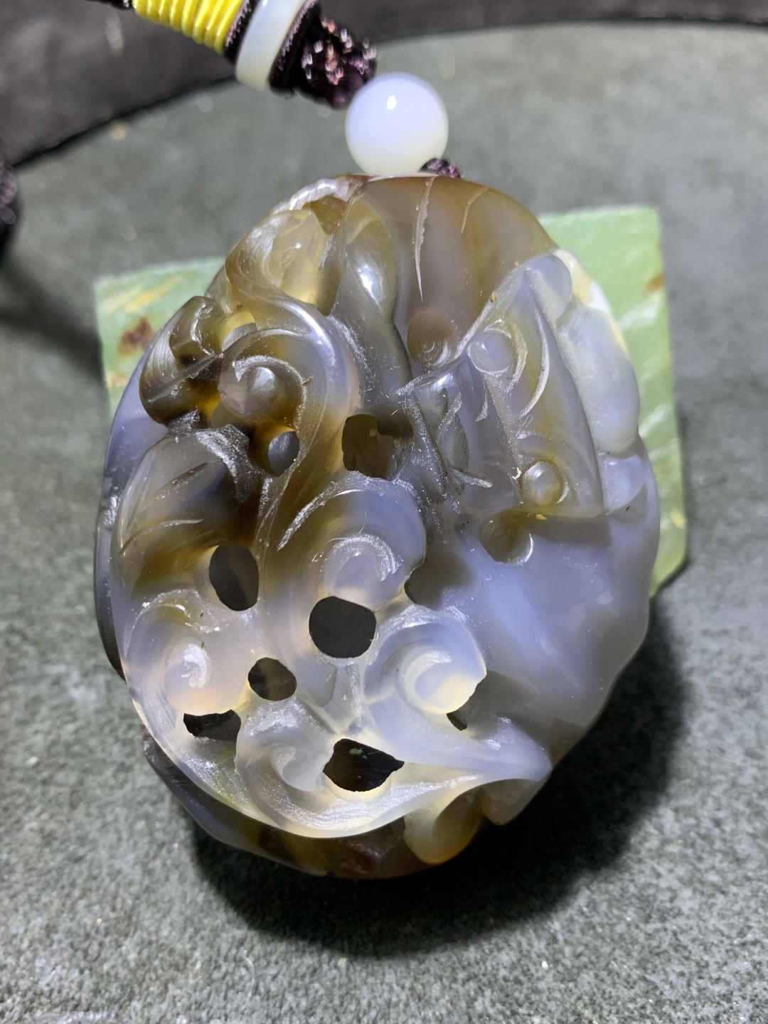 精美原皮高玉化巴西玛瑙镂空雕刻貔貅把件一个！