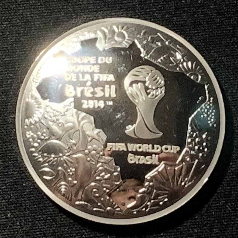 紫瑗钱币——第267期拍卖 法国 2014年 巴西世界杯 大力神杯 弧形纪念币 10欧元 22.2克 0.9银 精制