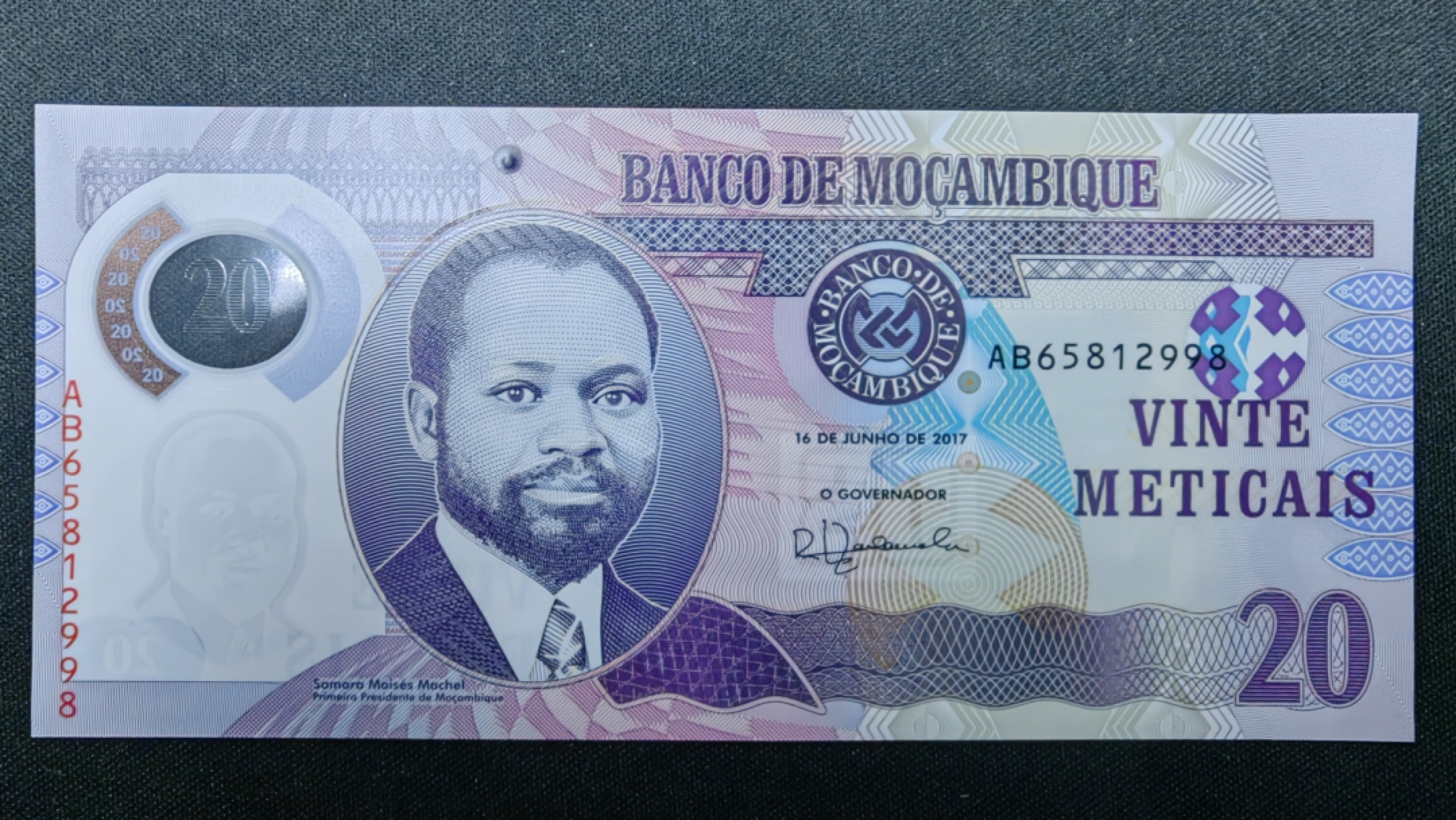第②场-外国精品纸钞 莫桑比克20梅蒂卡+津巴布韦2元