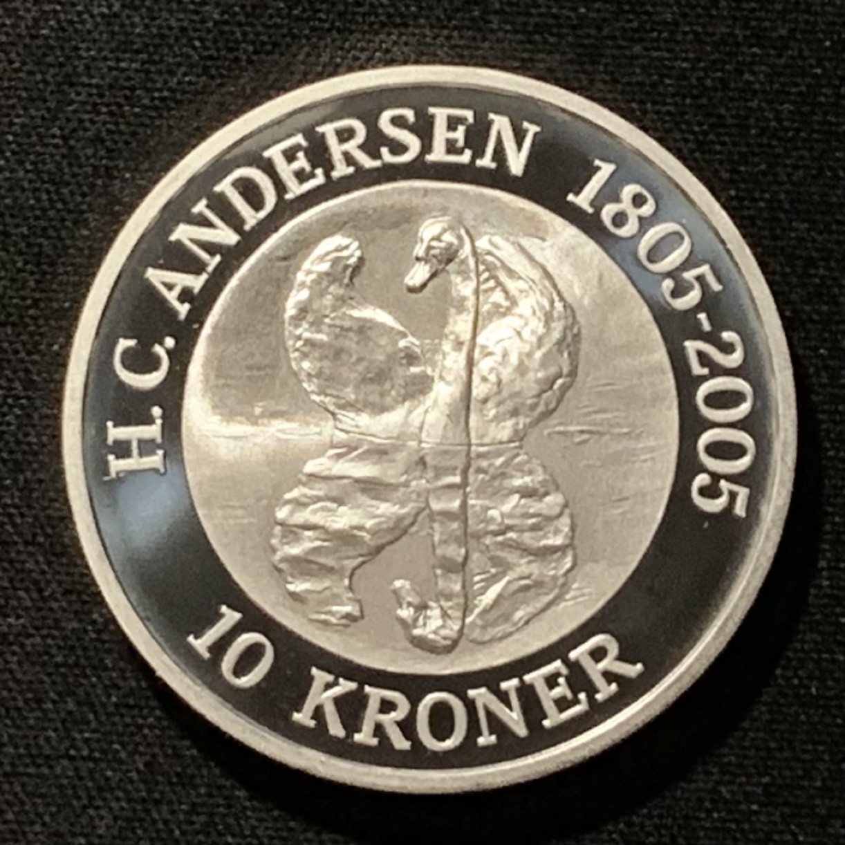 紫瑗钱币——第268期拍卖 丹麦 2005年 安徒生童话 丑小鸭 天鹤在湖中 10克朗 31.1克 0.999银 UNC