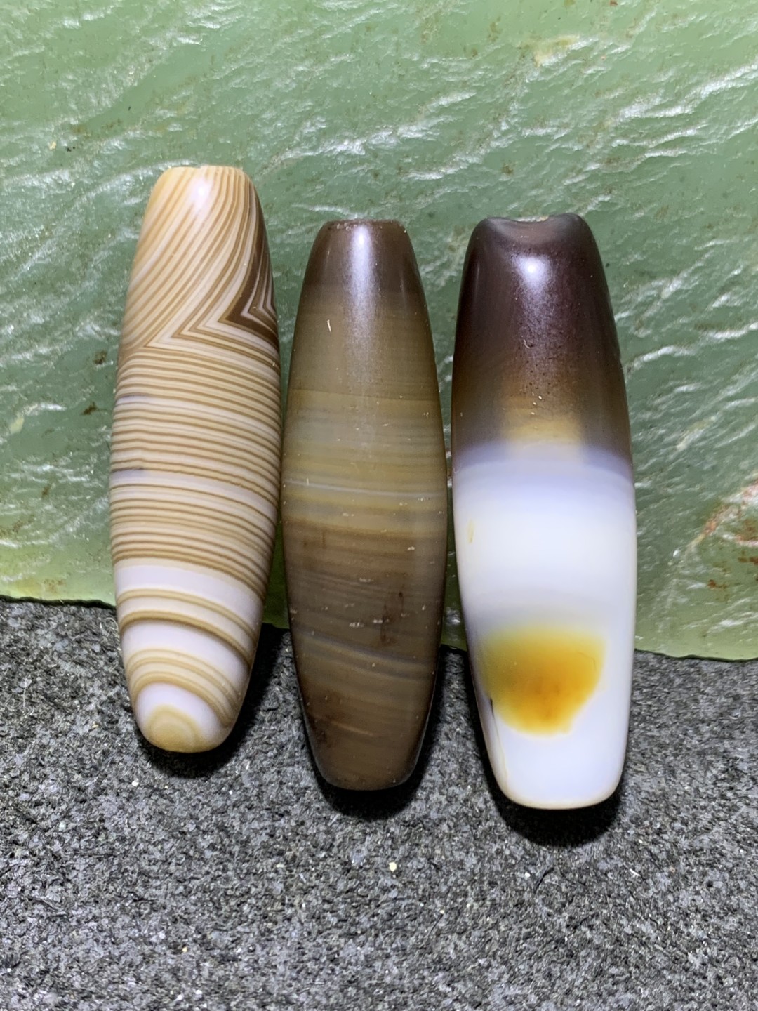 通货缠丝玛瑙桶珠3个