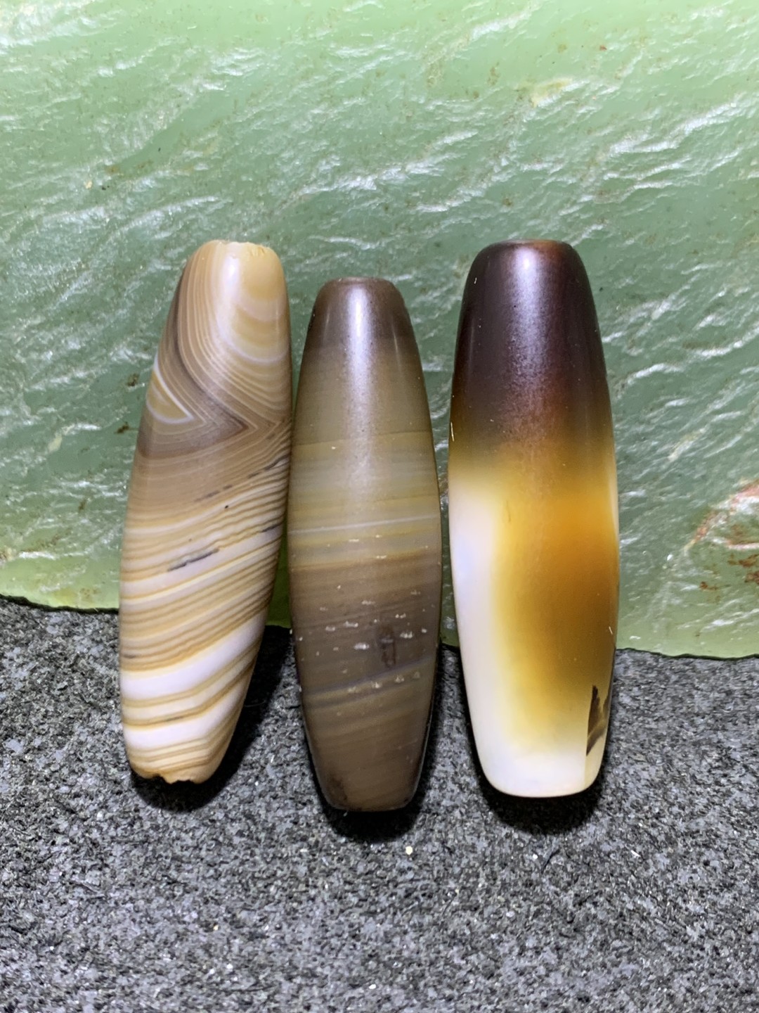 通货缠丝玛瑙桶珠3个