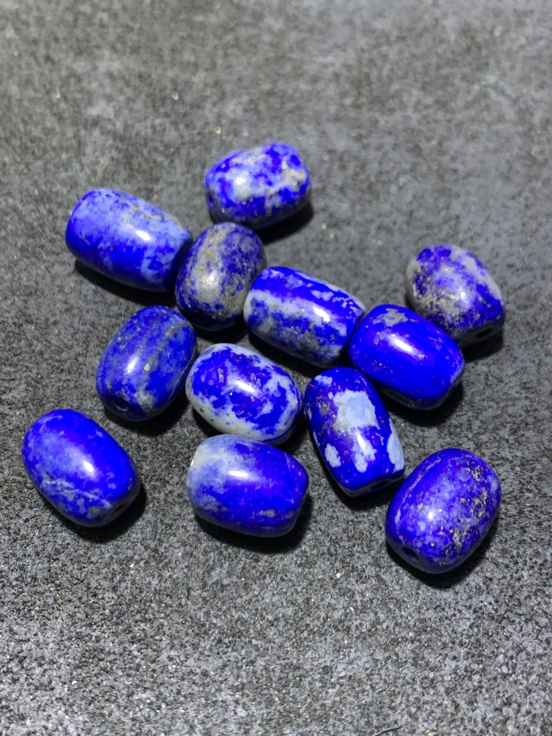 通货阿富汗青金石桶珠一组，