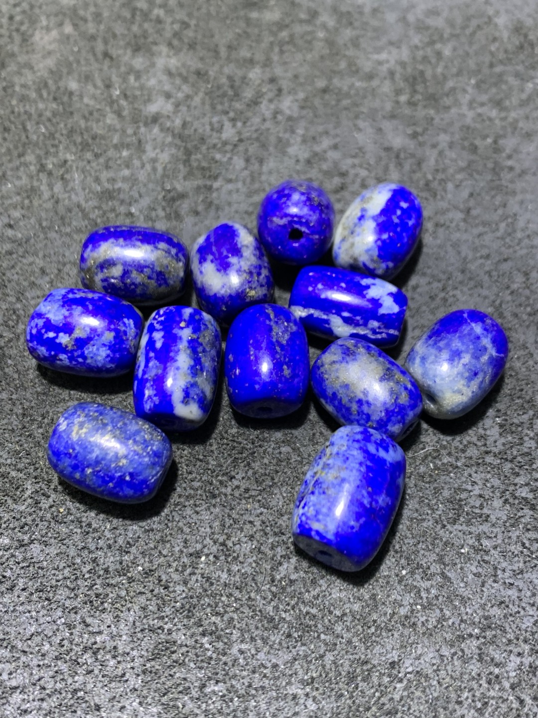 通货阿富汗青金石桶珠一组，