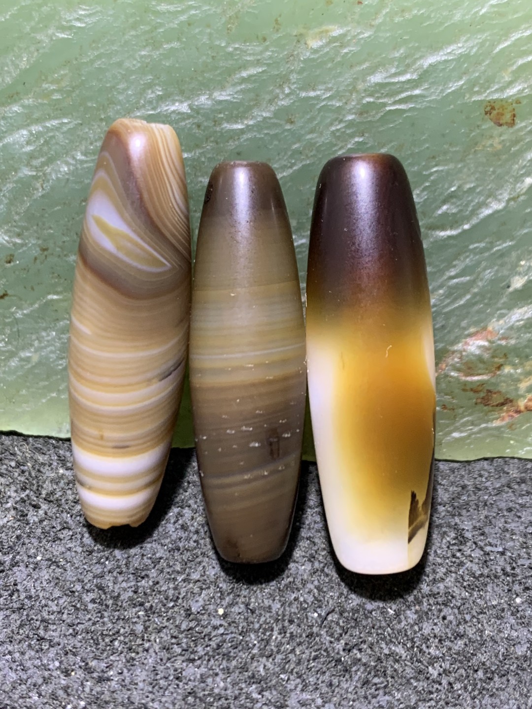 通货缠丝玛瑙桶珠3个
