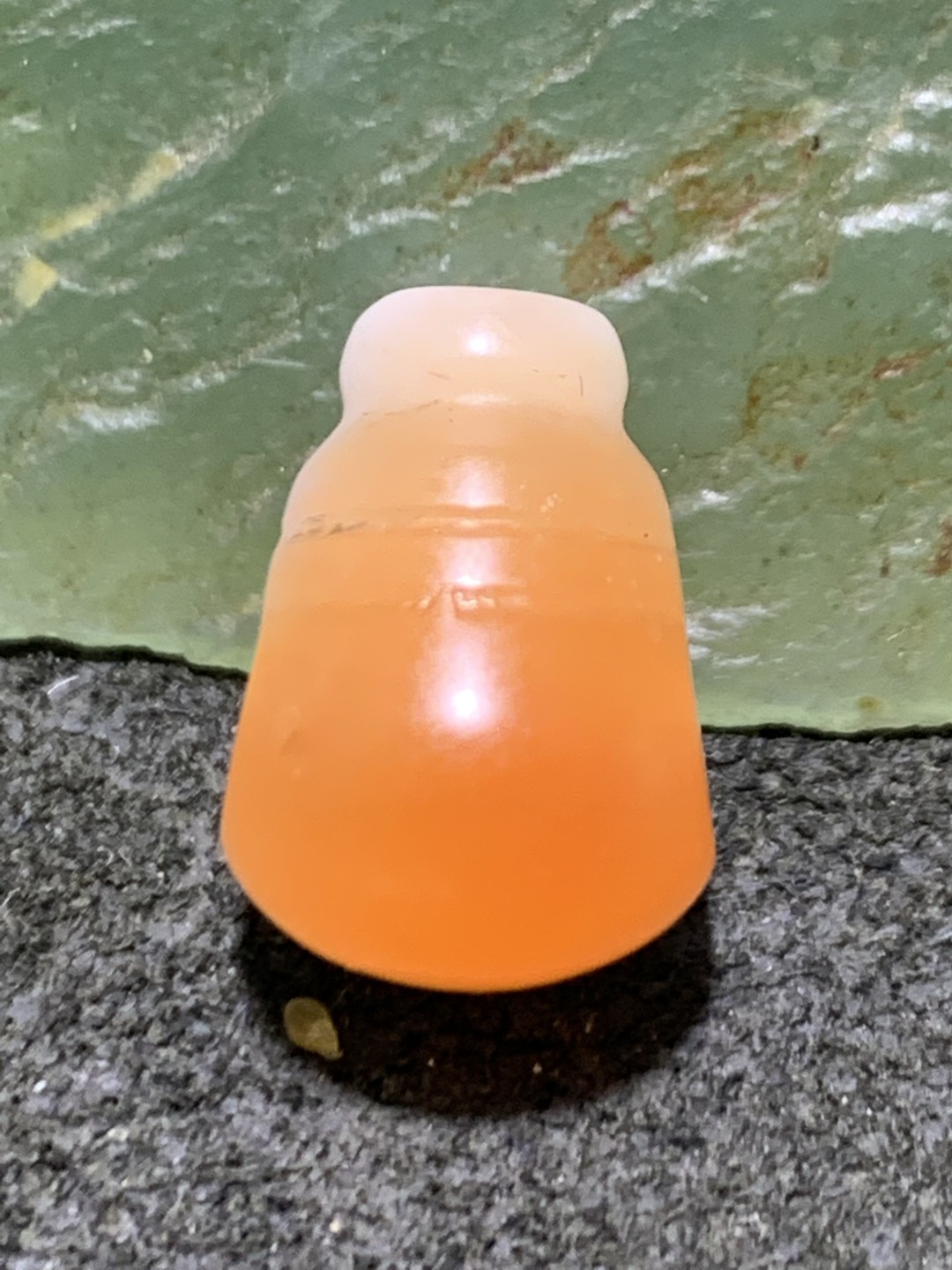 保山南红玛瑙红白双色亚光小三通佛头一个，