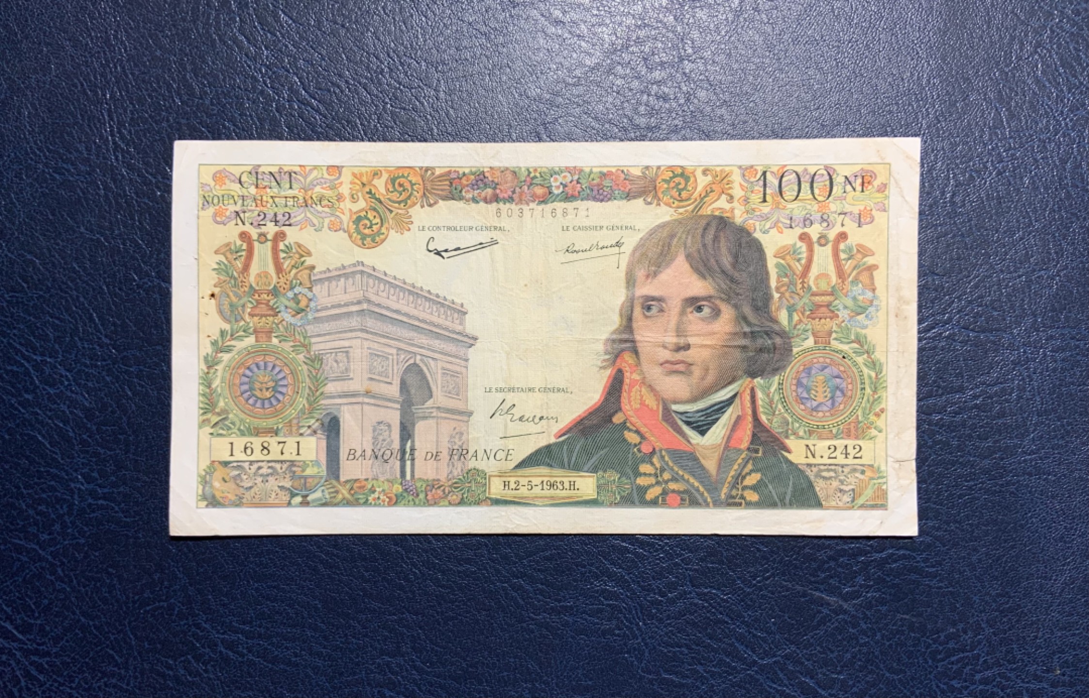 收藏联盟Quantum Auction 第217期拍卖  法国1963年100法郎 品相如图 拿破仑和凯旋门