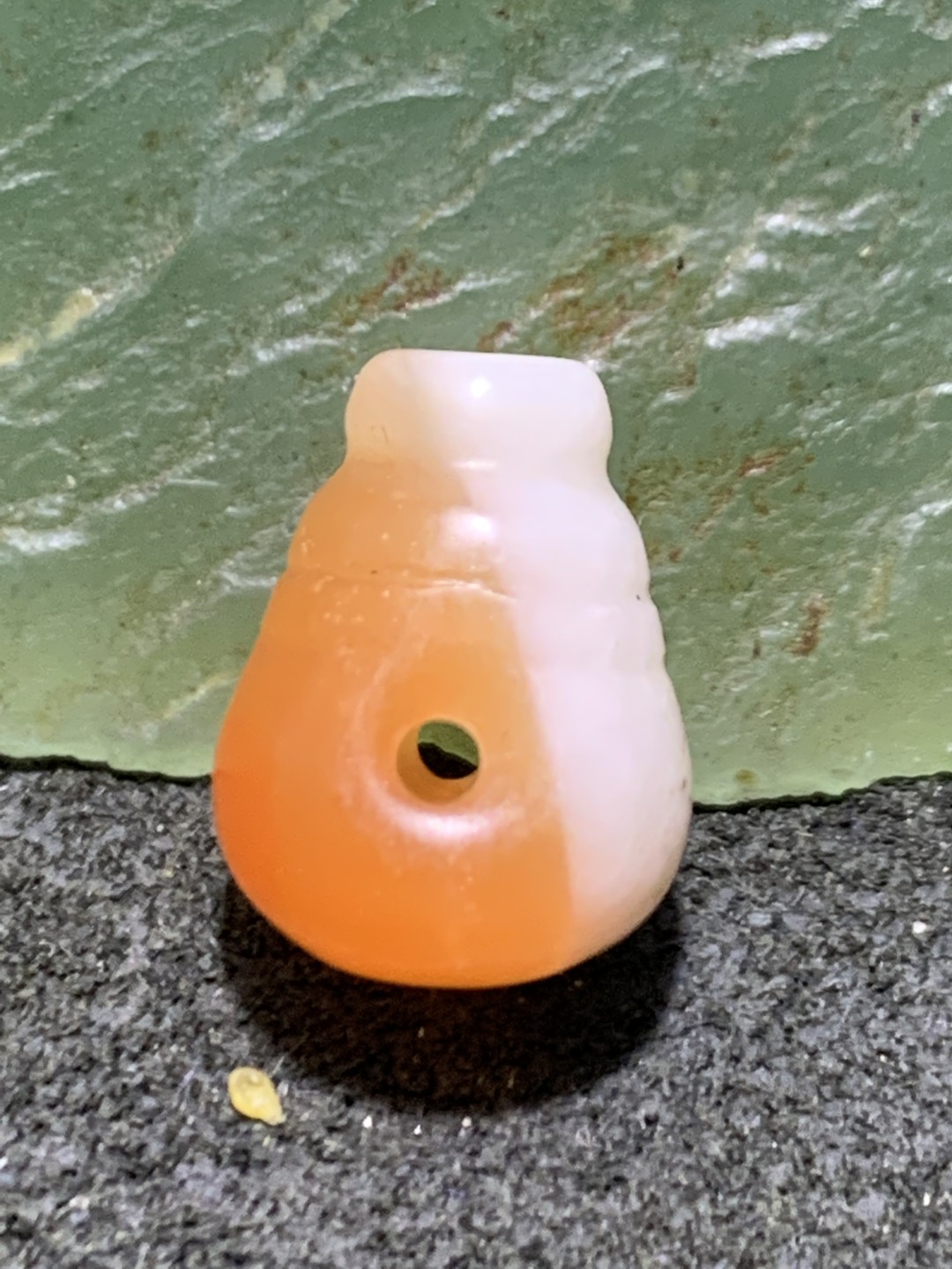 保山南红玛瑙红白双色亚光小三通佛头一个，