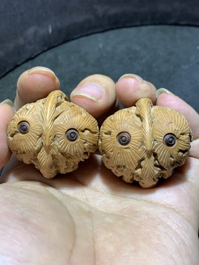 精美四座楼狮子头精雕小鸟文玩核桃一对， - 精美四座楼狮子头精雕小鸟文玩核桃一对，