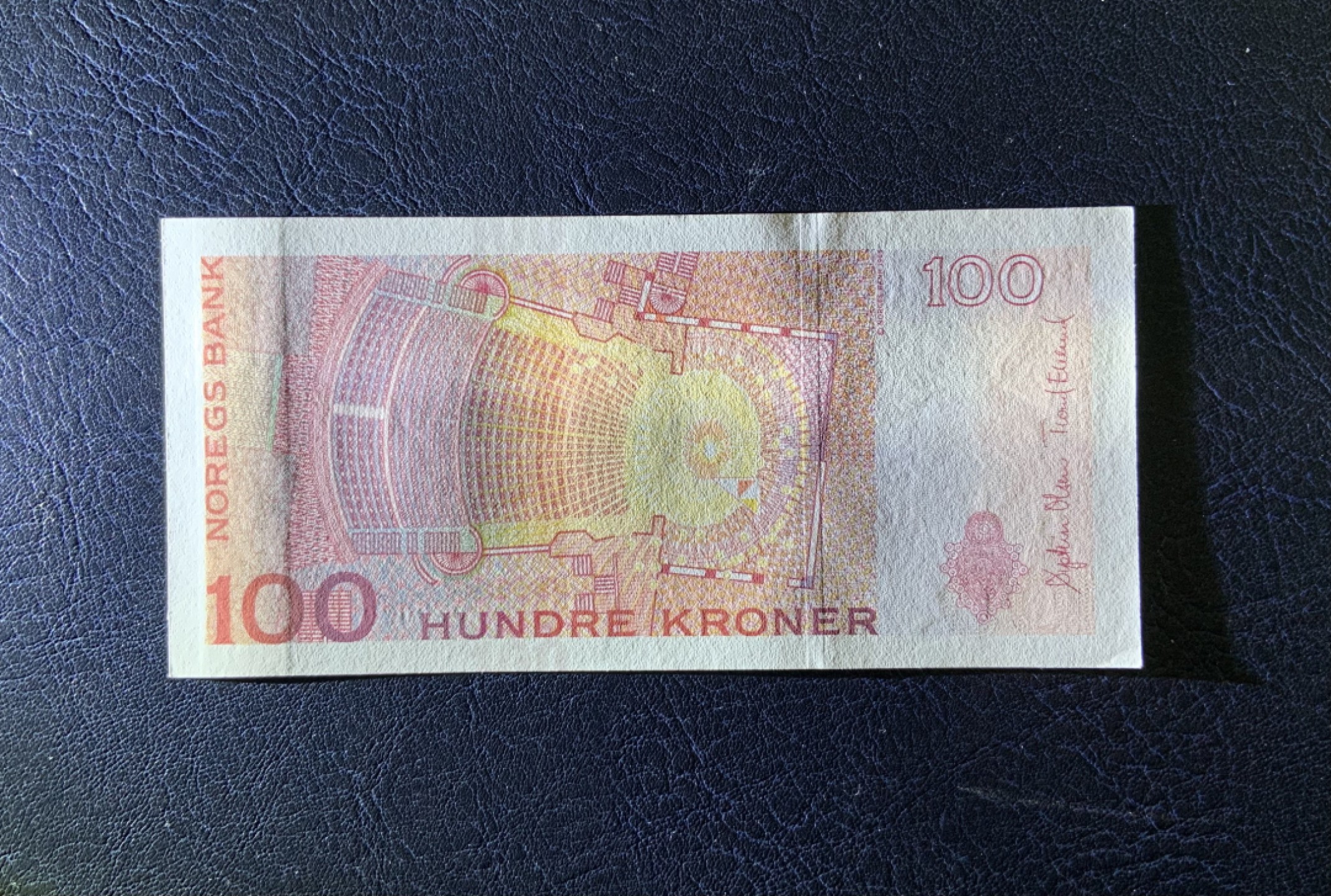 收藏联盟Quantum Auction 第217期拍卖  挪威2014年100克朗 品相UNC   一角有个小折