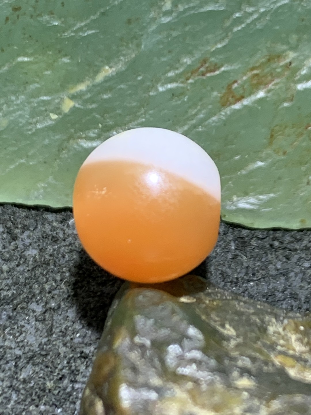 保山南红玛瑙红白双色亚光小三通佛头一个，