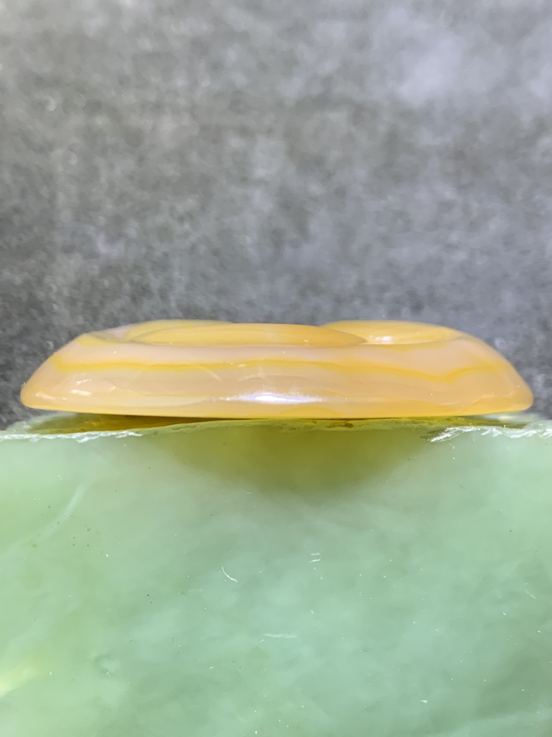 精美高玉化巴西玛瑙雕刻如意大吊坠，