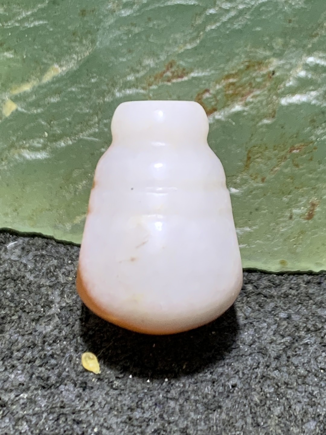 保山南红玛瑙红白双色亚光小三通佛头一个，