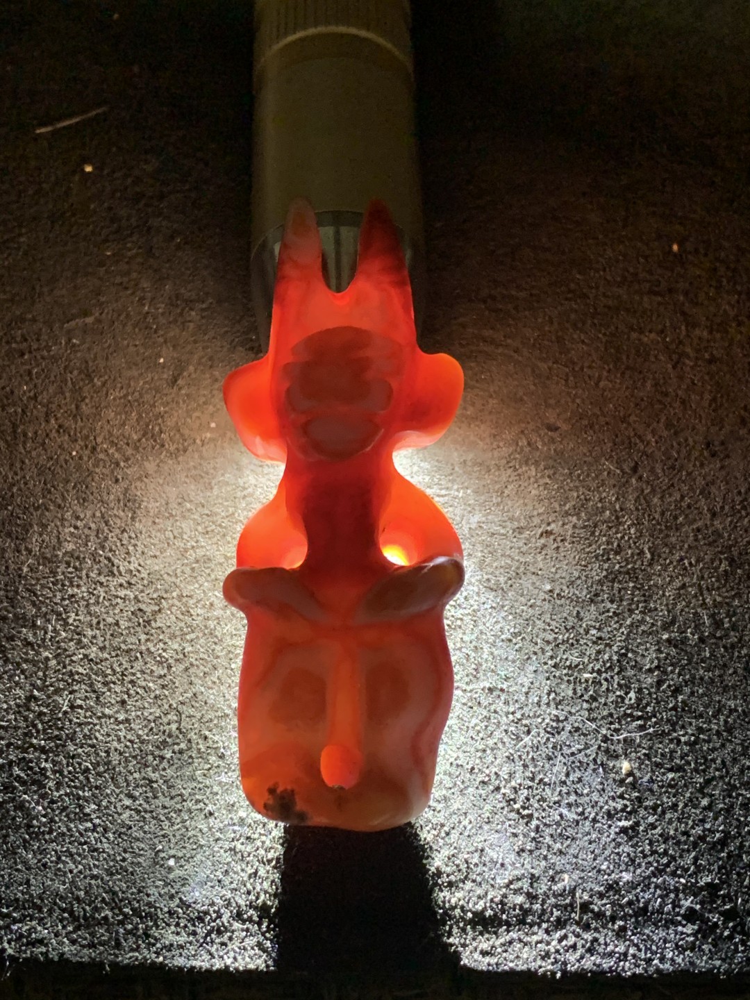 精美缠丝玛瑙雕刻仿古人物把件一个！