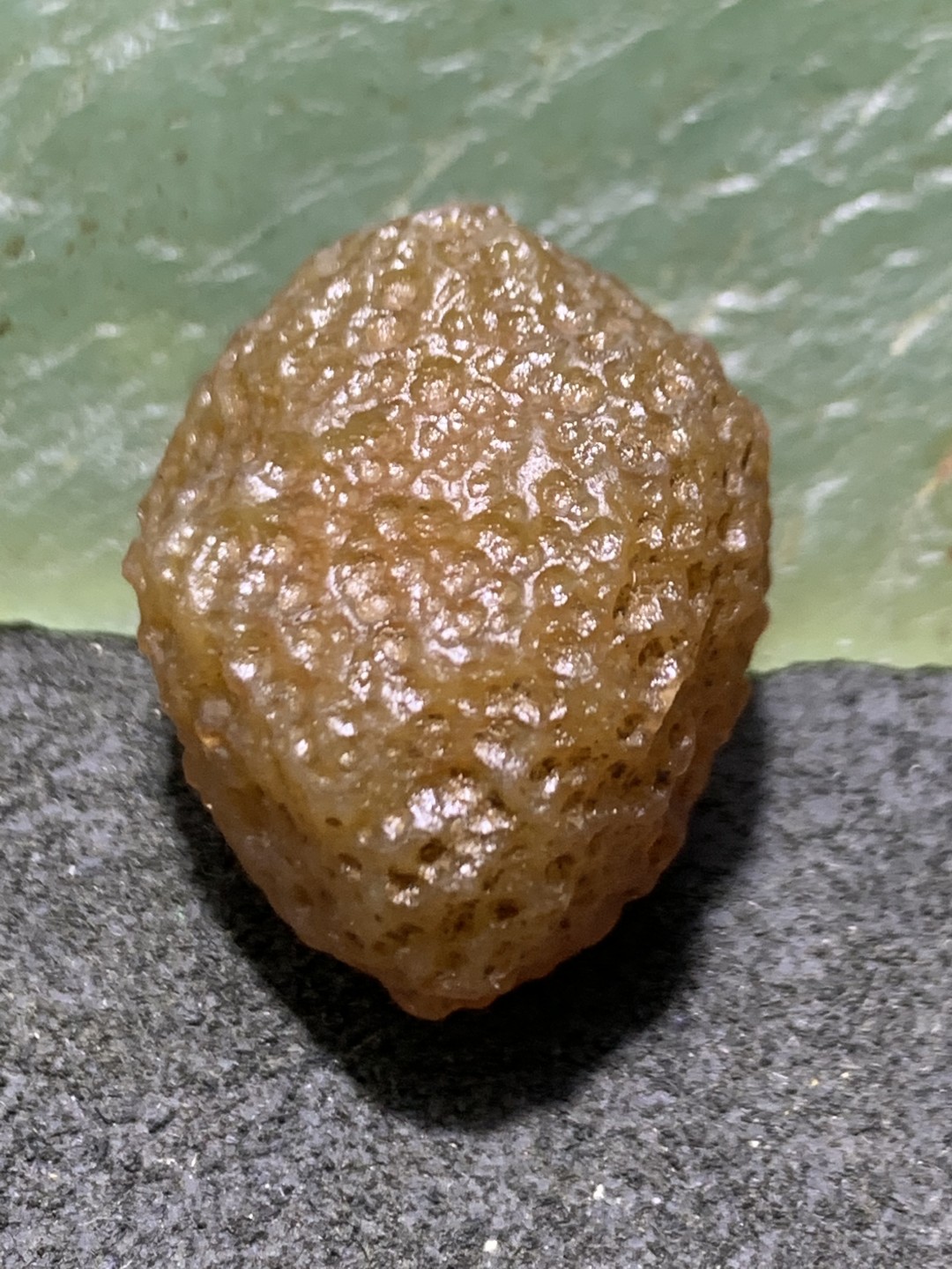 放福利！精美天然阿拉善麻皮酒红色玛瑙原石一颗
