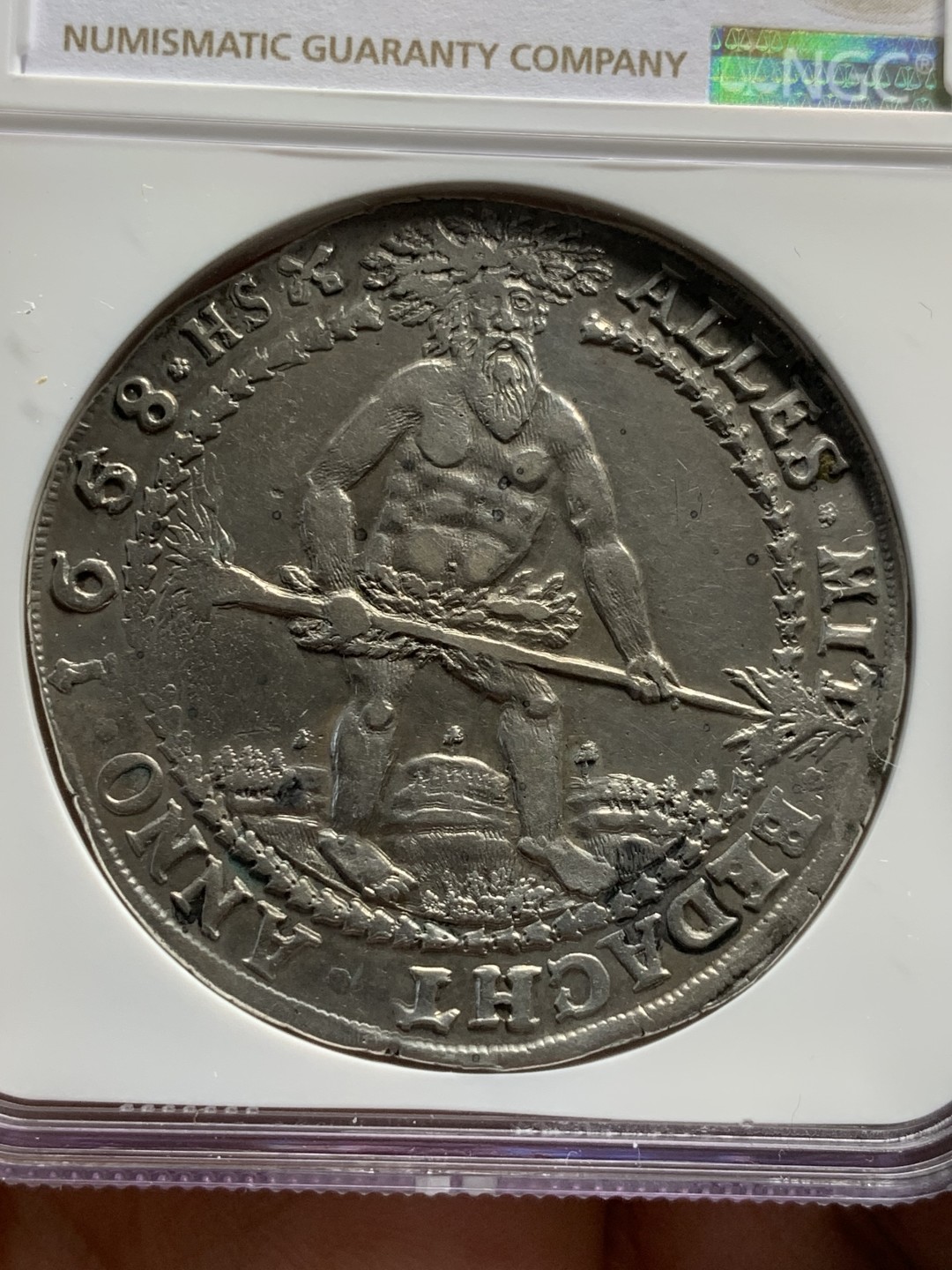 《竞宝斋》第123场-周日，周一 ，2场连拍（全场包邮） 唯一冠军分 NGC AU50 德国 布伦瑞克 1658年 野人泰勒 脸部清晰打制均匀 不错的状态 将近400年的东西