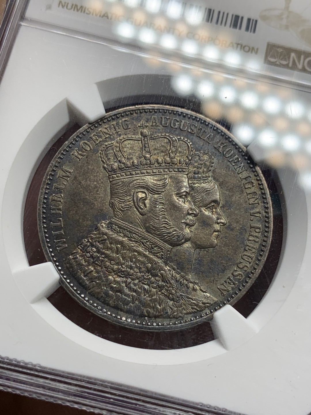 《竞宝斋》第123场-周日，周一 ，2场连拍（全场包邮） NGC UNC 德国 1861年 普鲁士  毛衣泰勒 银币 阴阳包浆 比较特别