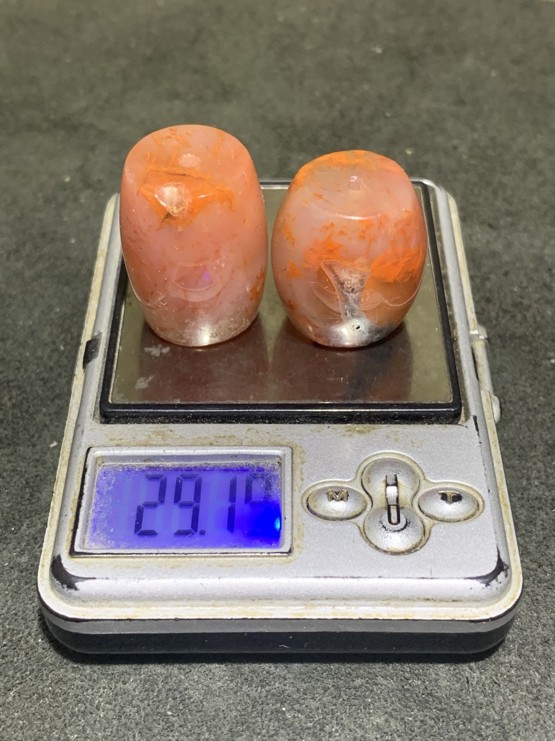 川料南红玛瑙通货大桶珠两颗
