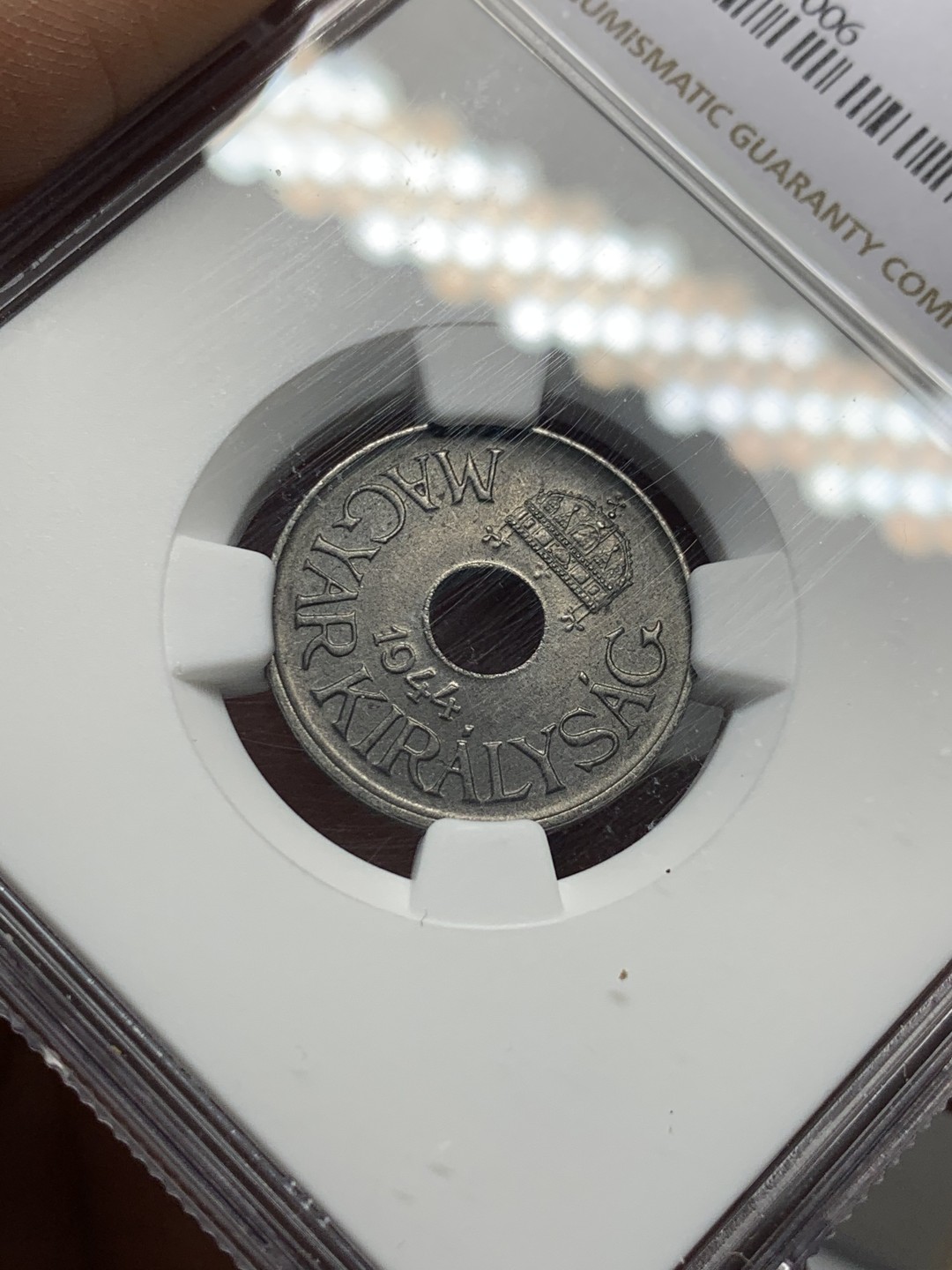 《竞宝斋》第123场-周日，周一 ，2场连拍（全场包邮） NGC-MS63 匈牙利 1944年 歪皇冠 20菲勒 铁币 保存不易