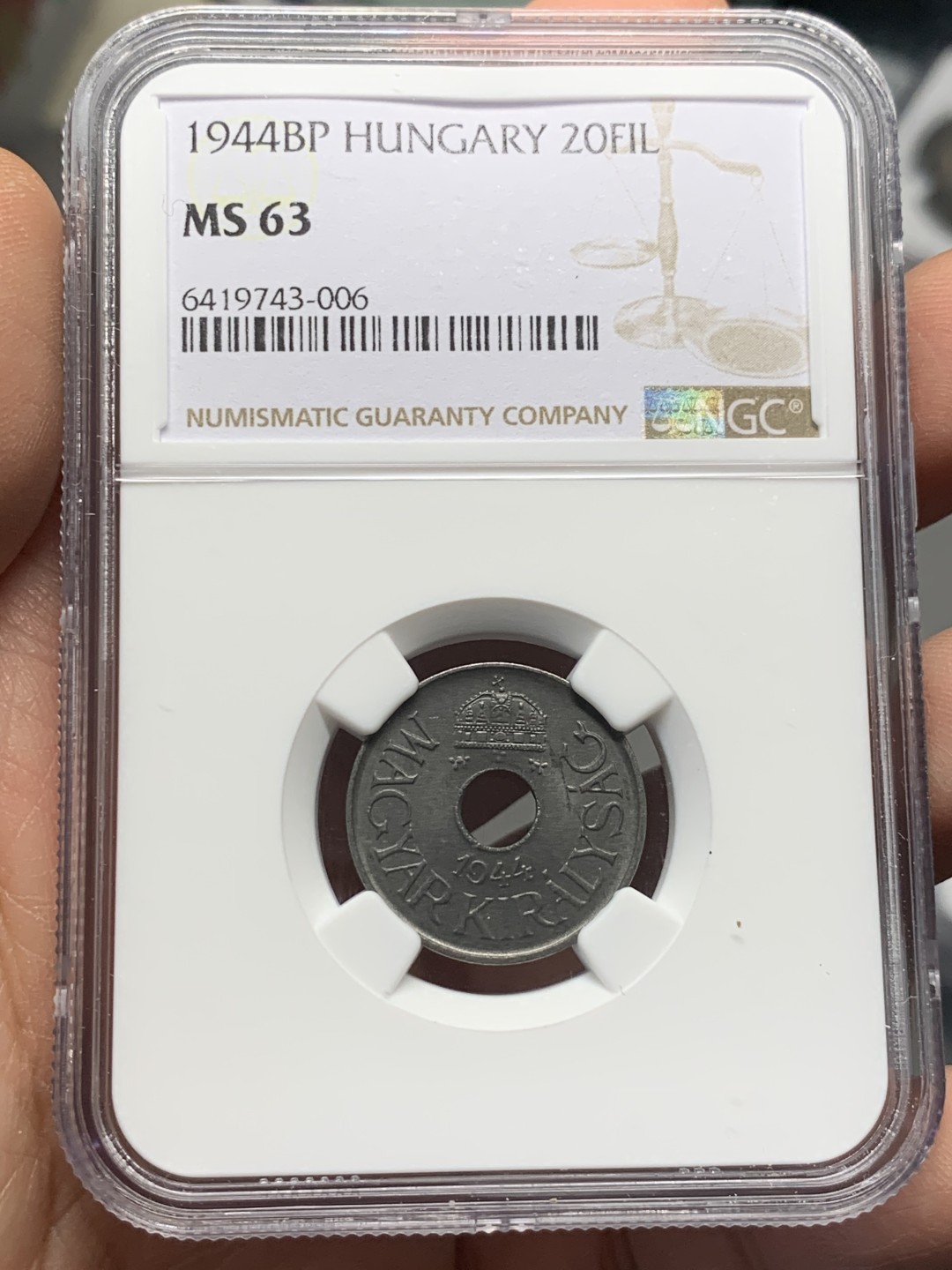 《竞宝斋》第123场-周日，周一 ，2场连拍（全场包邮） NGC-MS63 匈牙利 1944年 歪皇冠 20菲勒 铁币 保存不易